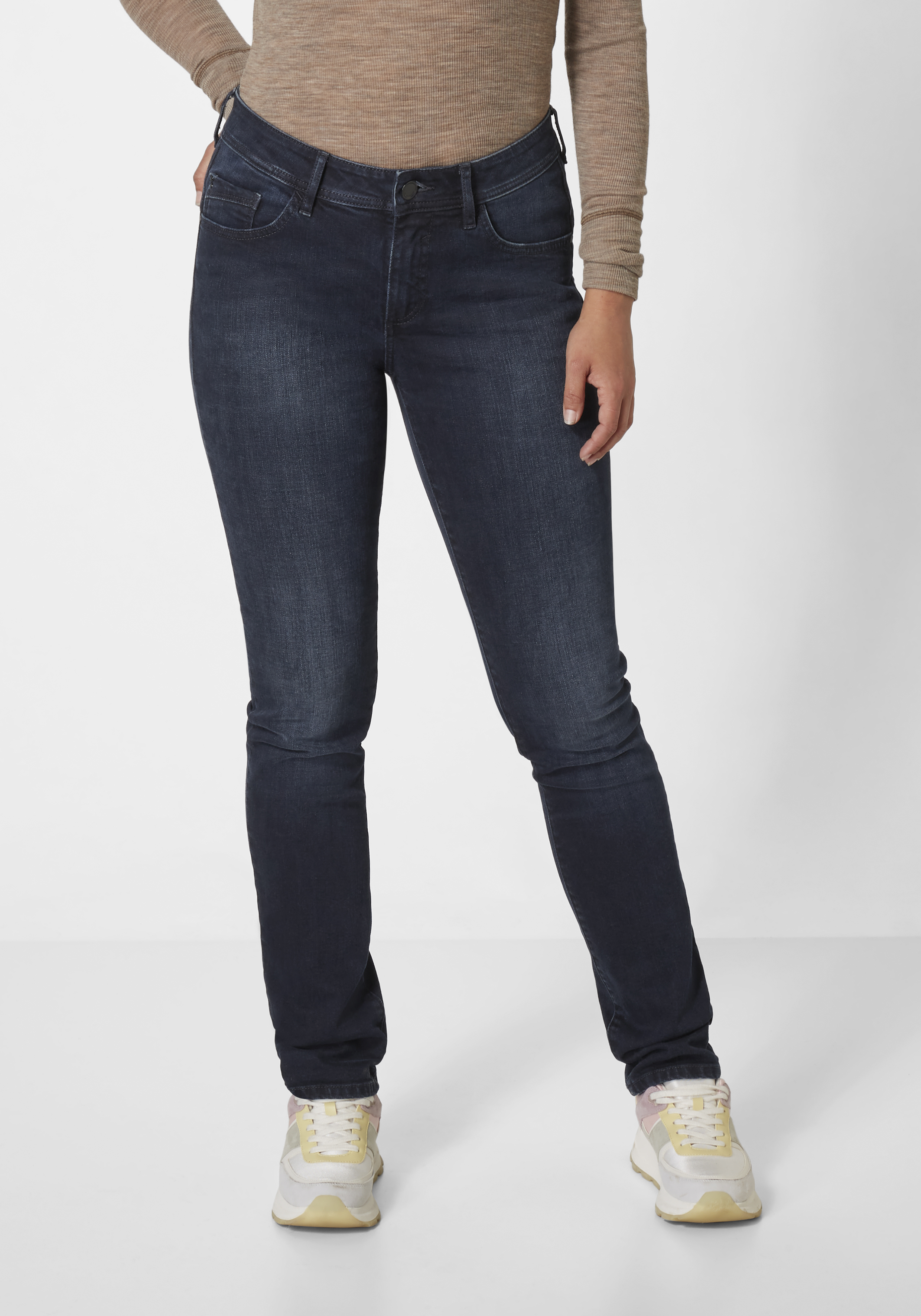 605397275000-5744_9_slim-fit-jeans-paddocks-damen-lia.jpg