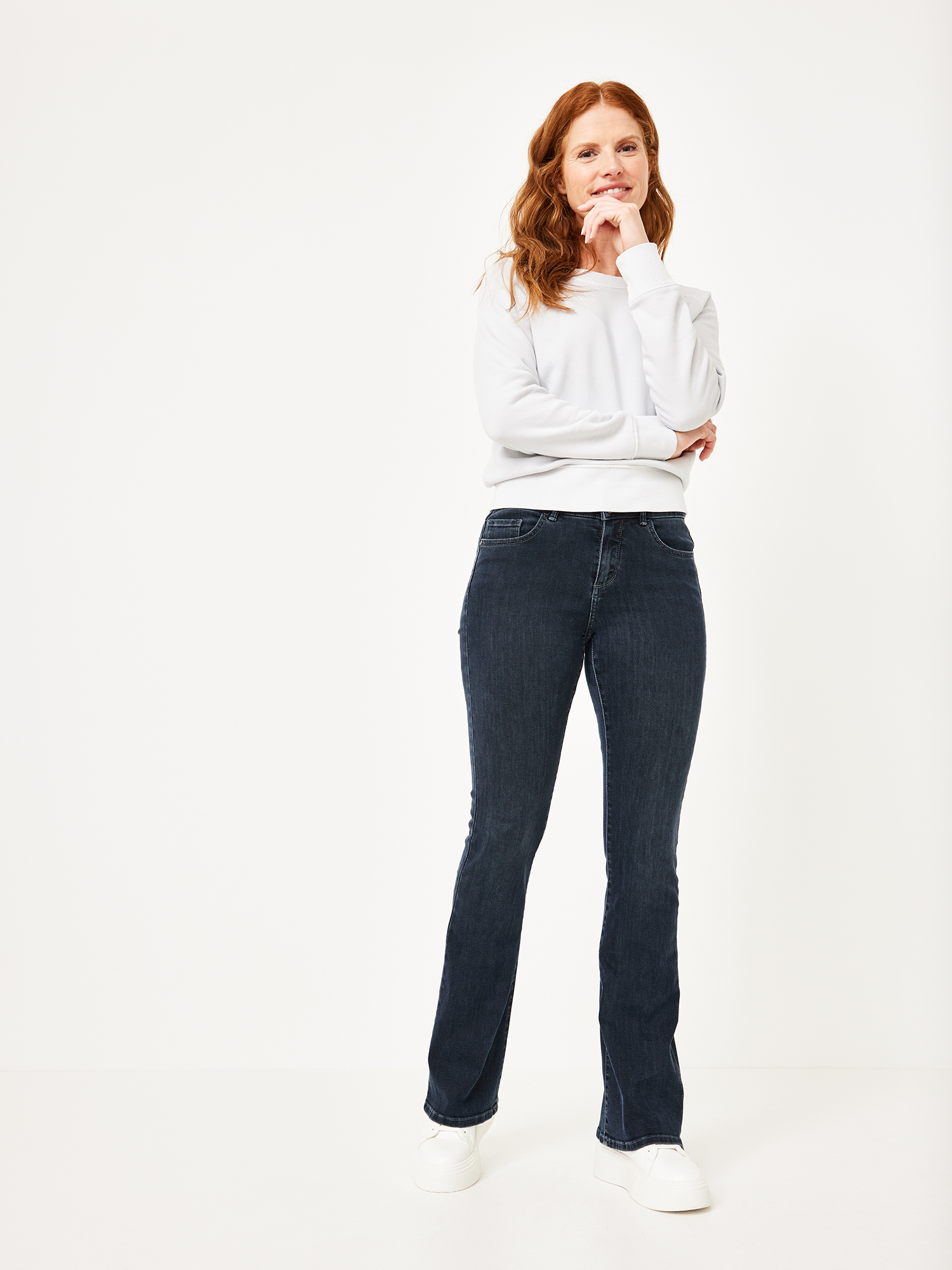 605767199000-5700_03_damen-bootcut-jeans-jane-paddocks_ay.jpg