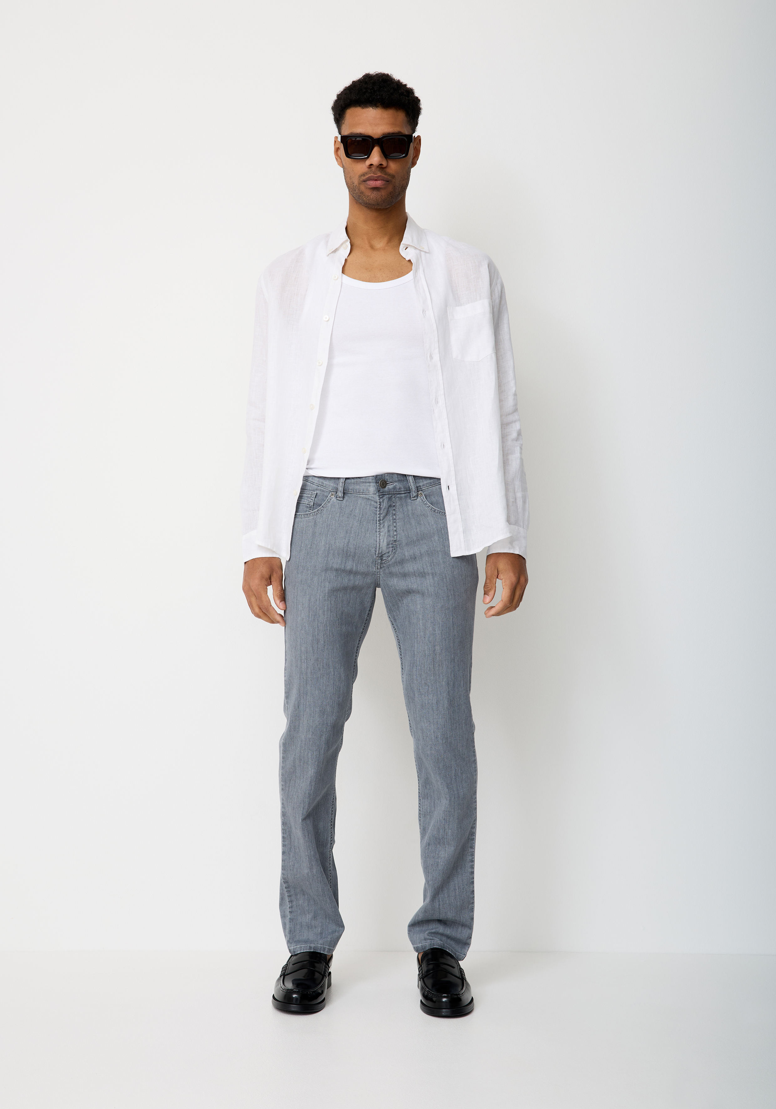 803007853000-1016_03_slim-fit-jeans-paddocks-pipe.jpg