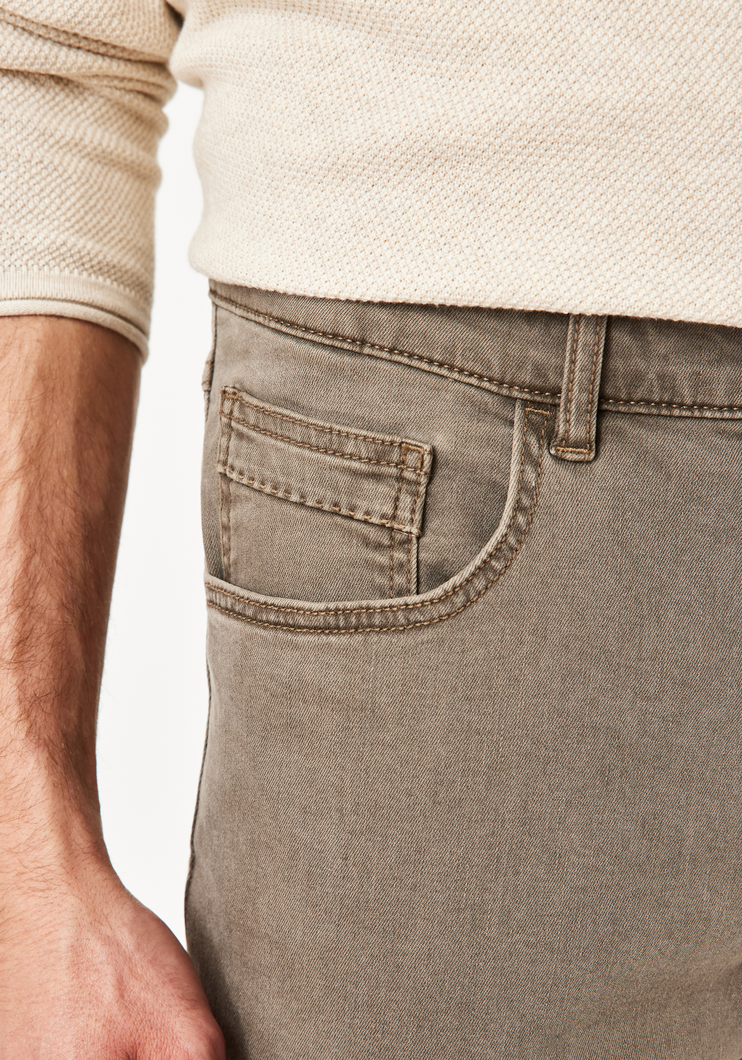 802677696000-2409_04_herren-slim-fit-jeans-colordenim-pipe-paddocks.jpg 802677696000-2409_04_herren-slim-fit-jeans-colordenim-pipe-paddocks.jpg