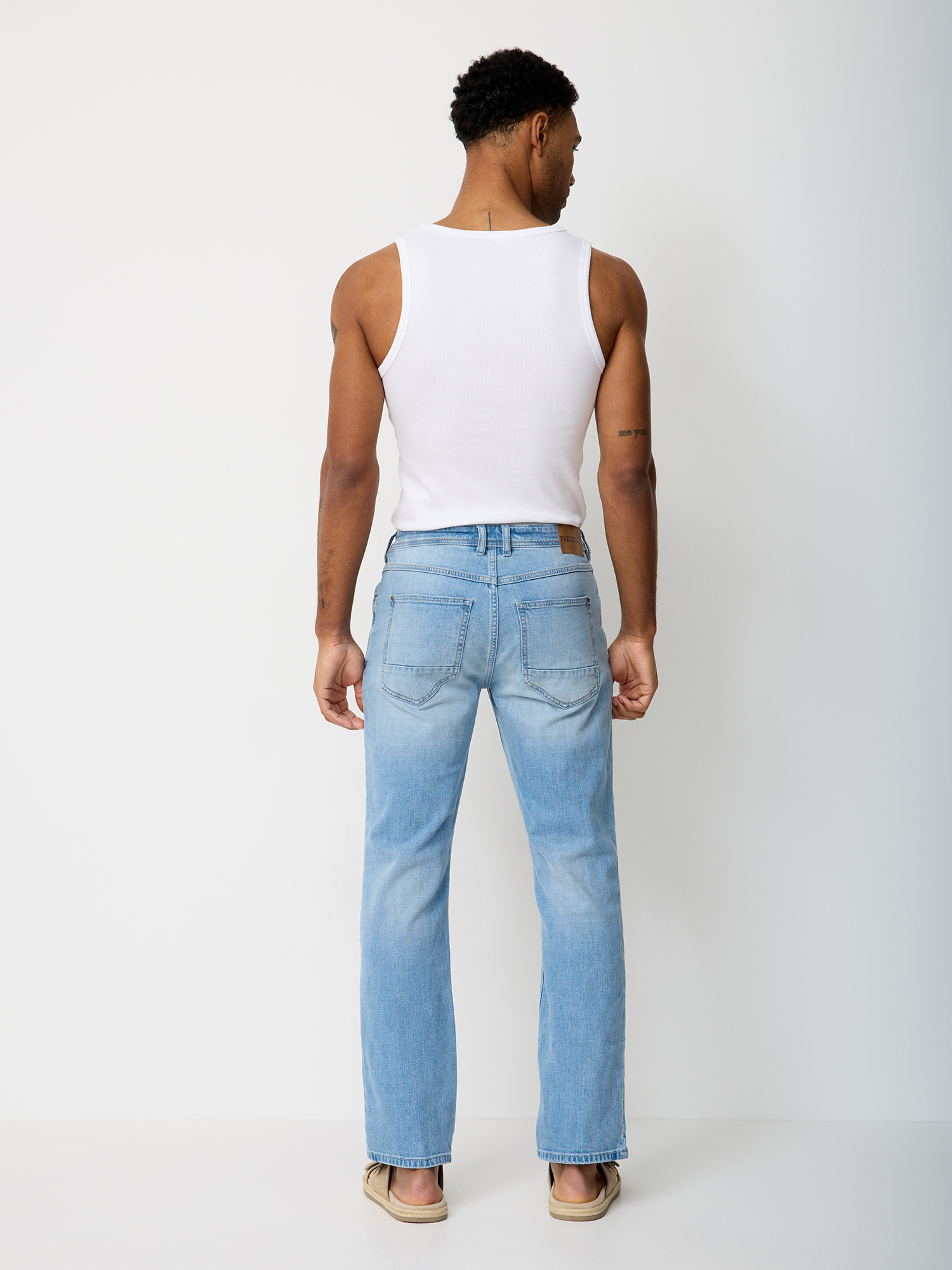 803037625000-5824_05_regular-straight-jeans-paddocks_ay.jpg