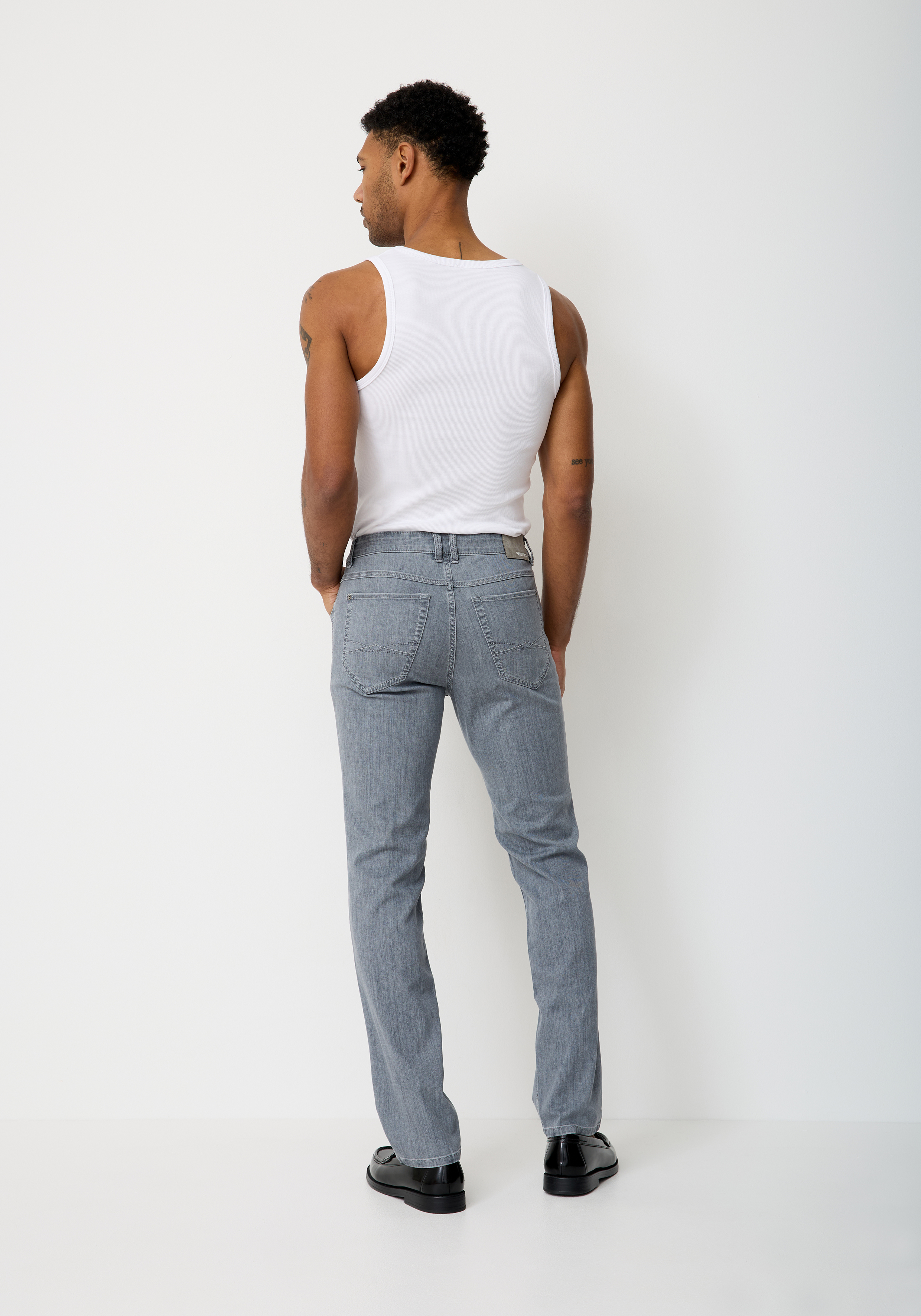803007853000-1016_05_slim-fit-jeans-paddocks-pipe.jpg