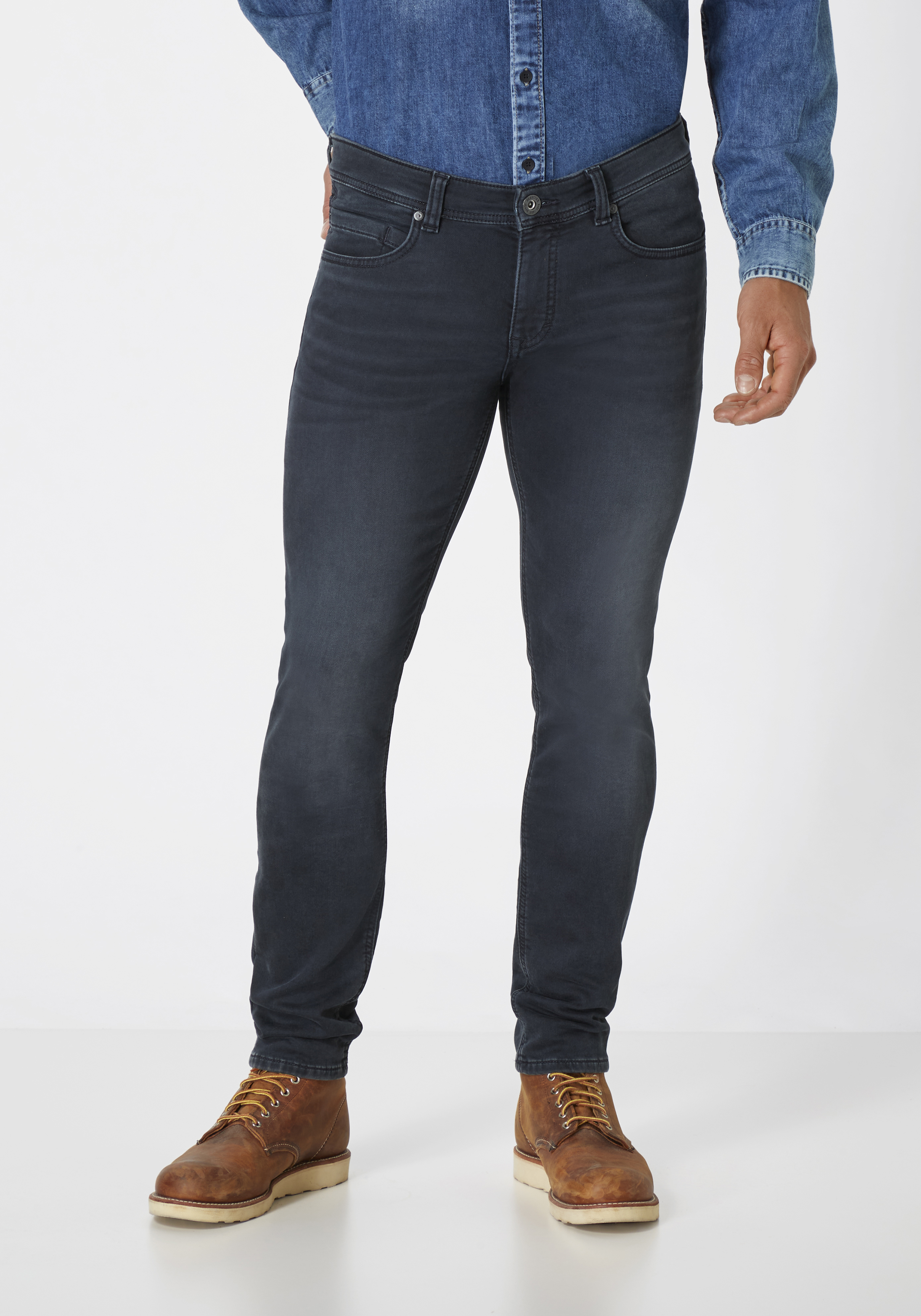 802016542000-5744_9_herren-slim-fit-jogg-denim-dean-paddocks.jpg 802016542000-5744_9_herren-slim-fit-jogg-denim-dean-paddocks.jpg