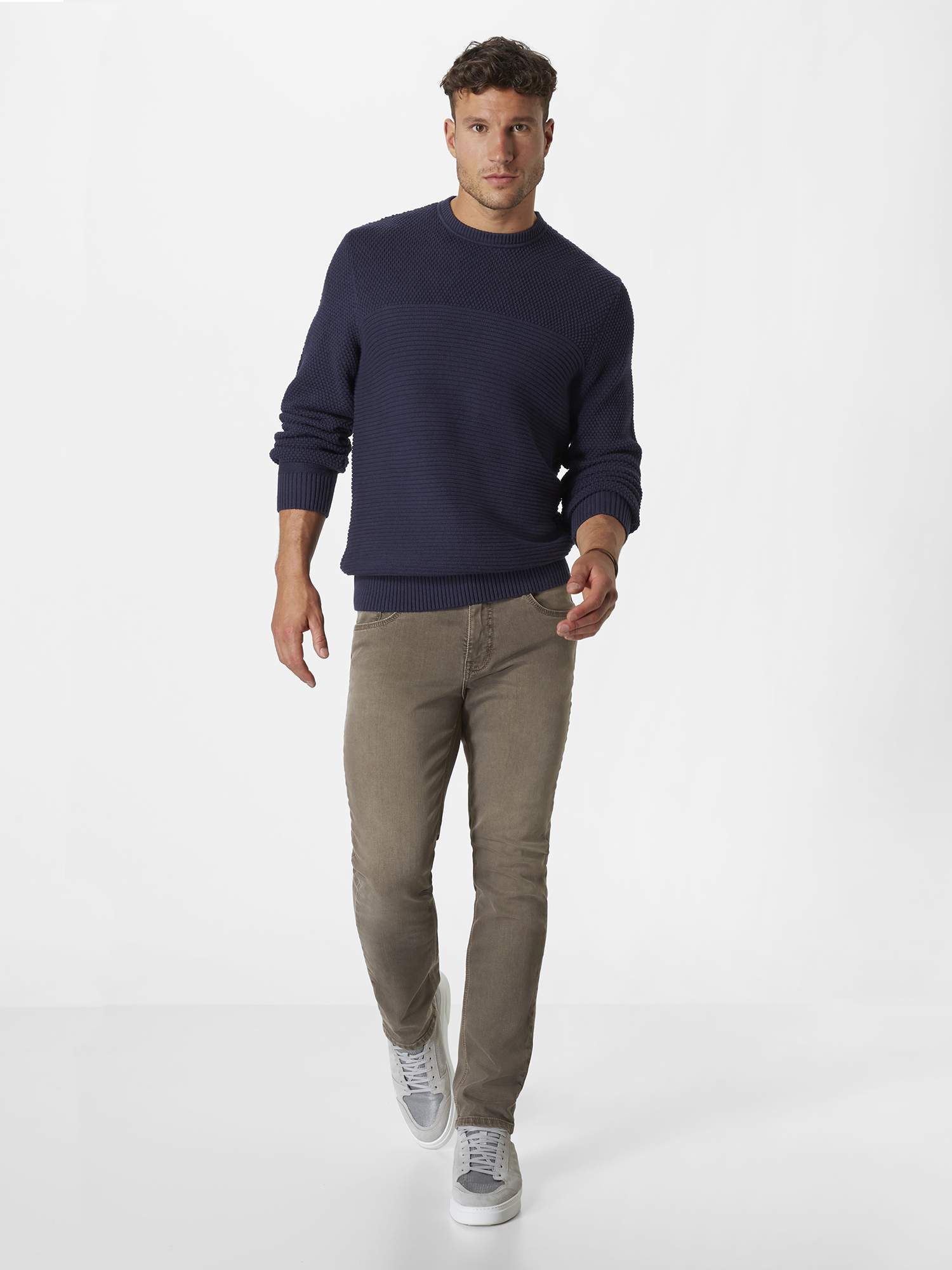 801516914000-4262_8_herren-slim-fit-jeans-overdyed-pipe-paddocks.jpg 801516914000-4262_8_herren-slim-fit-jeans-overdyed-pipe-paddocks.jpg