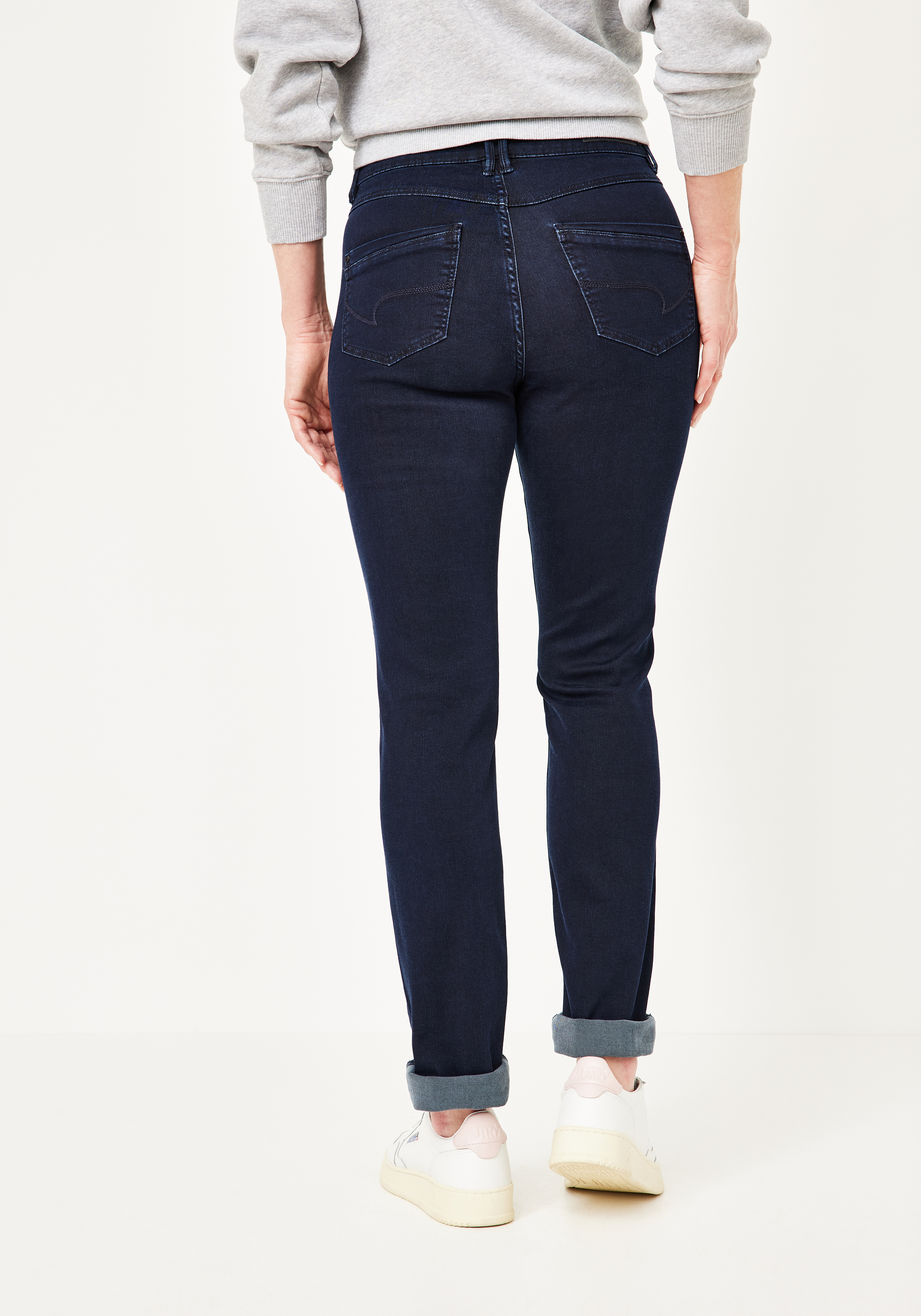 602723285000-4701_02_damen-slim-fit-jeans-pat-paddocks.jpg