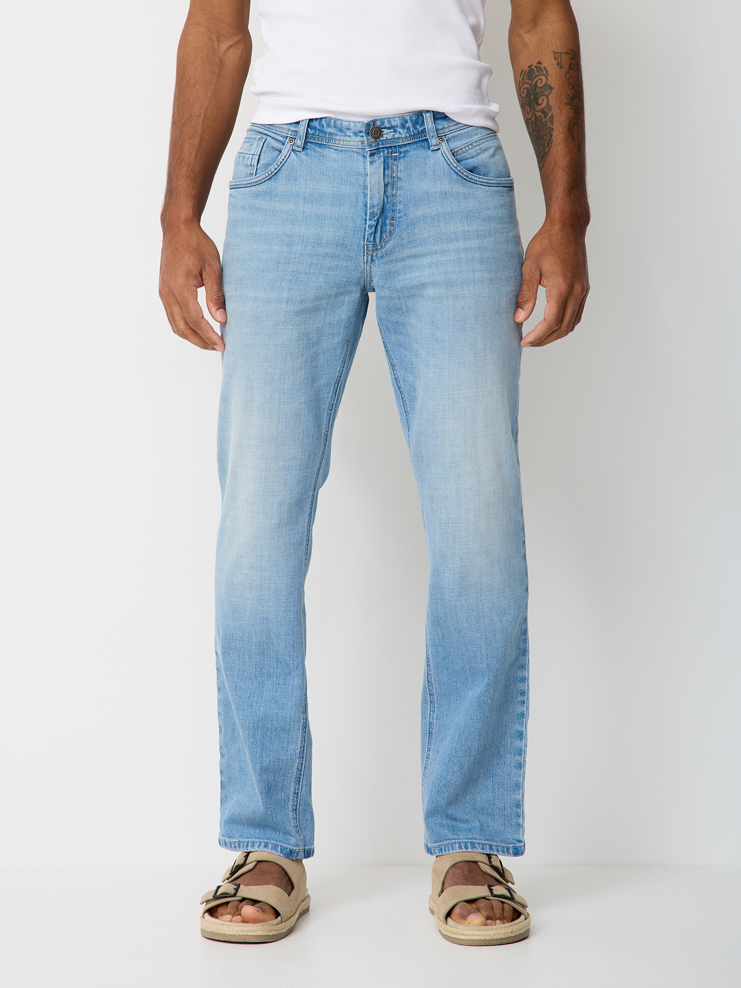 803037625000-5824_01_regular-straight-jeans-paddocks_ay.jpg