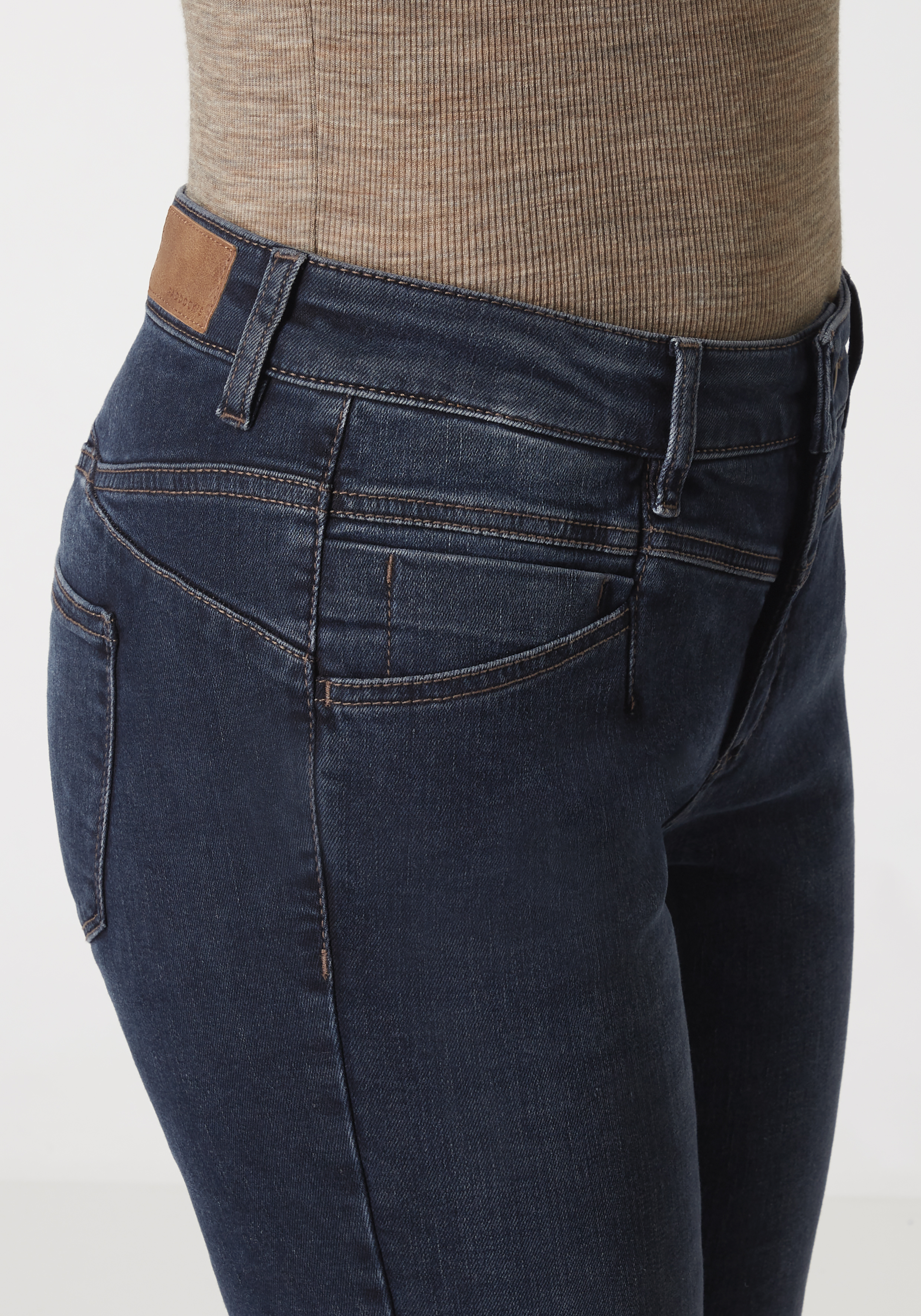 605557025000-5744_3_damen-jeans-skinny-stretch-lucy-paddocks_falteweg.jpg 605557025000-5744_3_damen-jeans-skinny-stretch-lucy-paddocks_falteweg.jpg