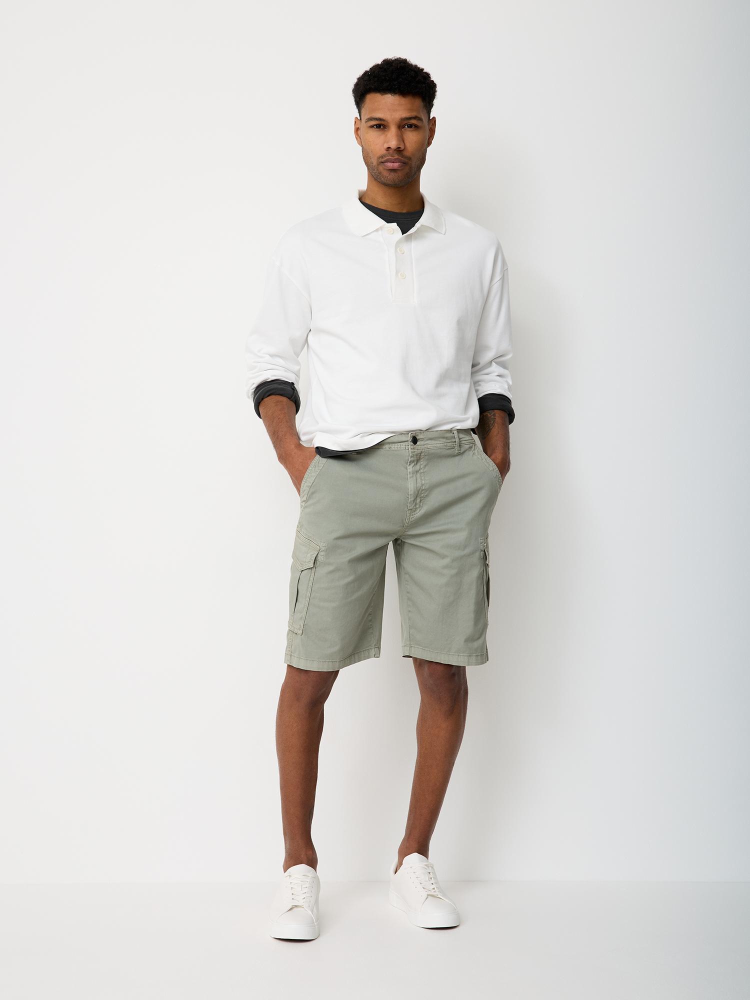 802877917000-1905_03_cargo-bermudas-shorts-ben-paddocks_ay.jpg