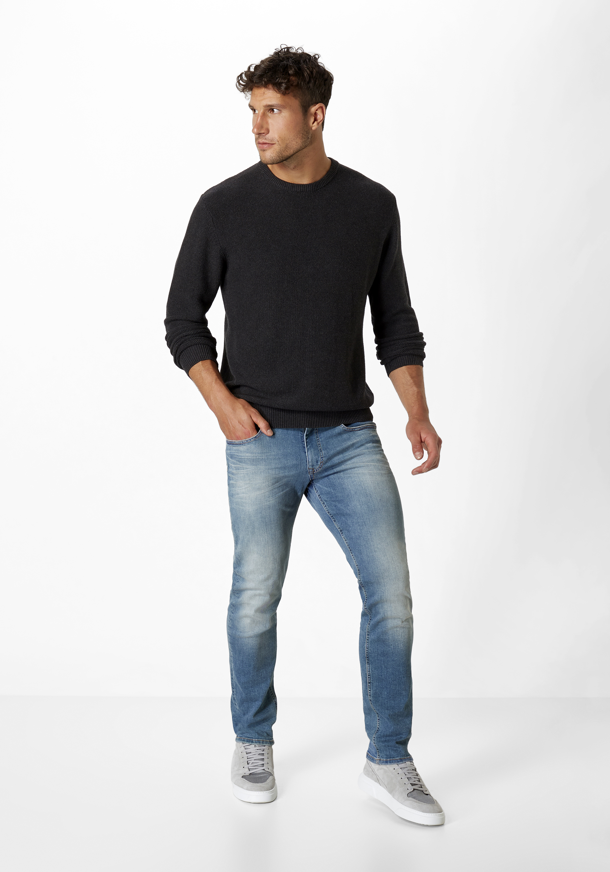 802437026021-0834_8_herren-slim-fit-jeans-motion-comfort-dean-paddocks.jpg 802437026021-0834_8_herren-slim-fit-jeans-motion-comfort-dean-paddocks.jpg