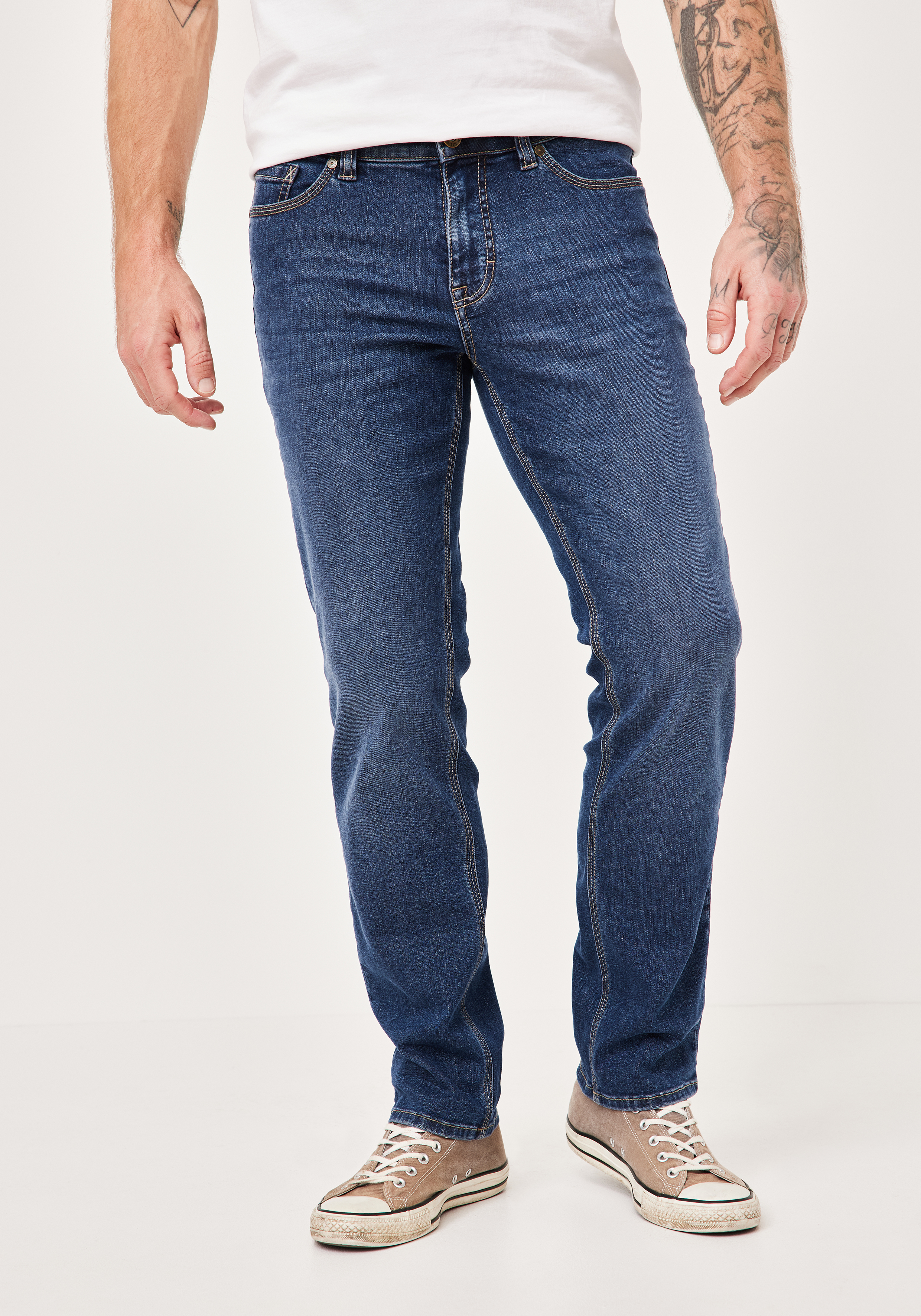 801517444000-0848_1_paddocks-slim-fit-color-denim-jeans-pipe.jpg 801517444000-0848_1_paddocks-slim-fit-color-denim-jeans-pipe.jpg