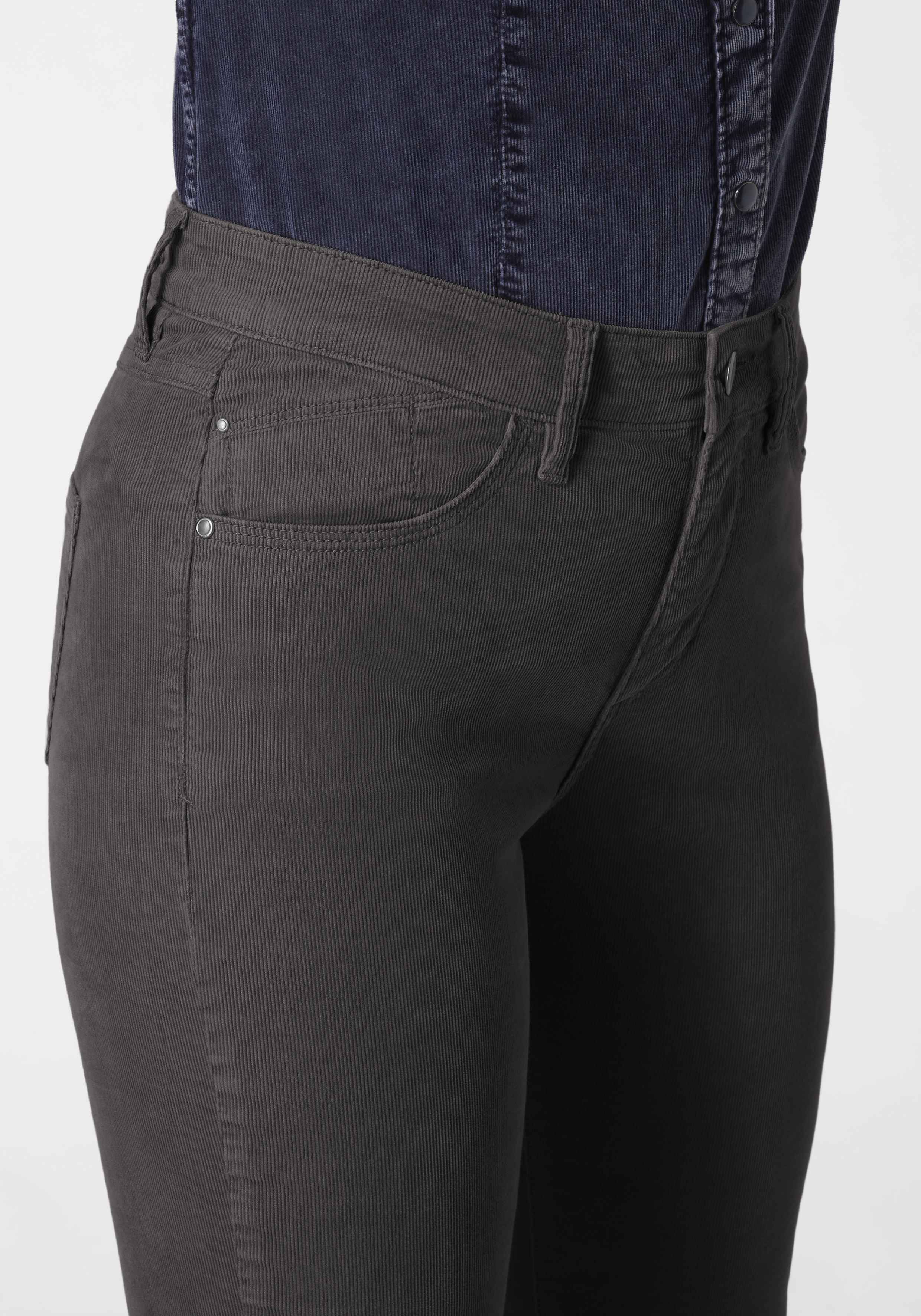 605174992000-1100_3_cordhose-stretch-damen-pat-paddocks.jpg 605174992000-1100_3_cordhose-stretch-damen-pat-paddocks.jpg
