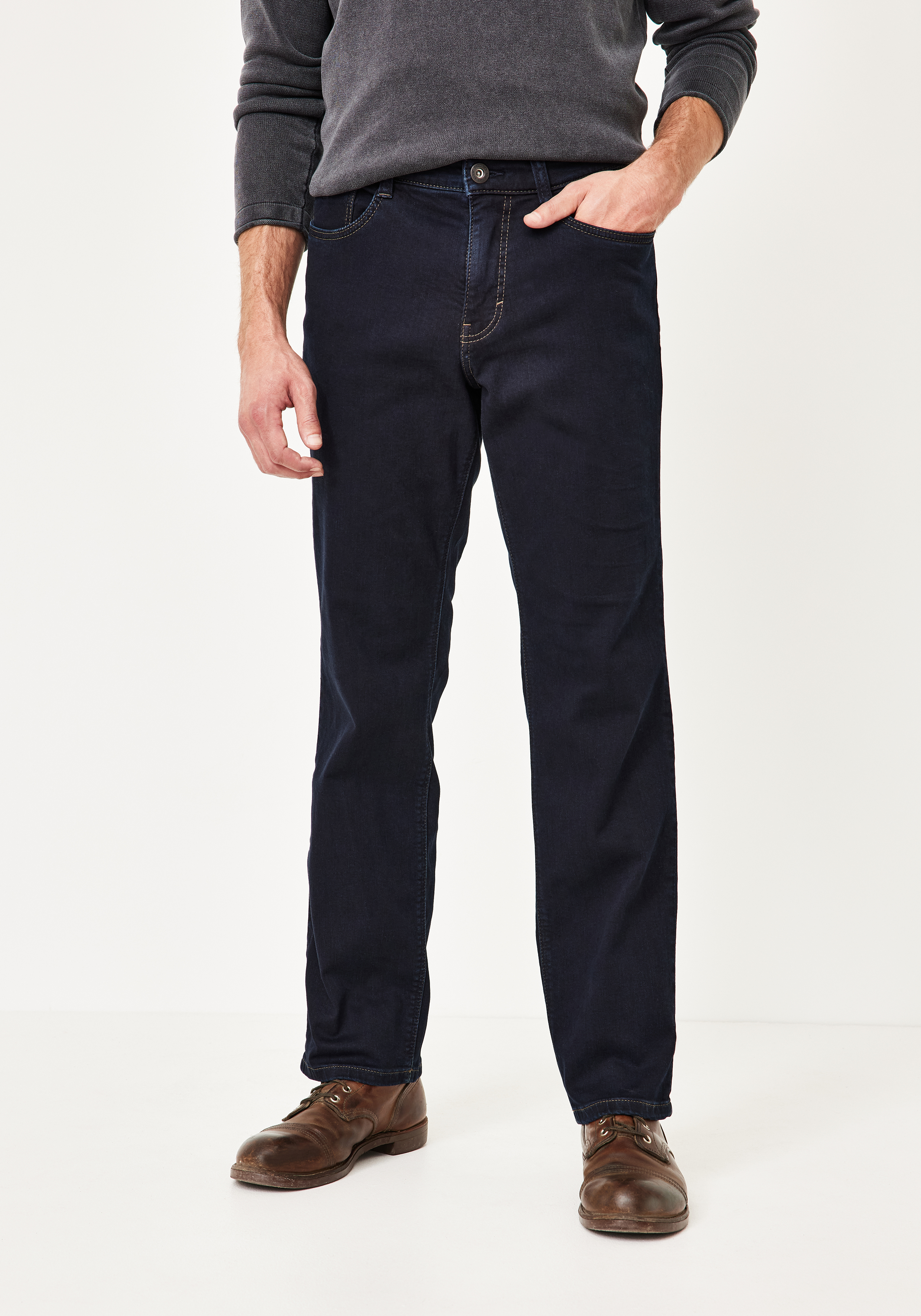 801412936000-5702_01_ranger-herren-jeans-paddocks.jpg
