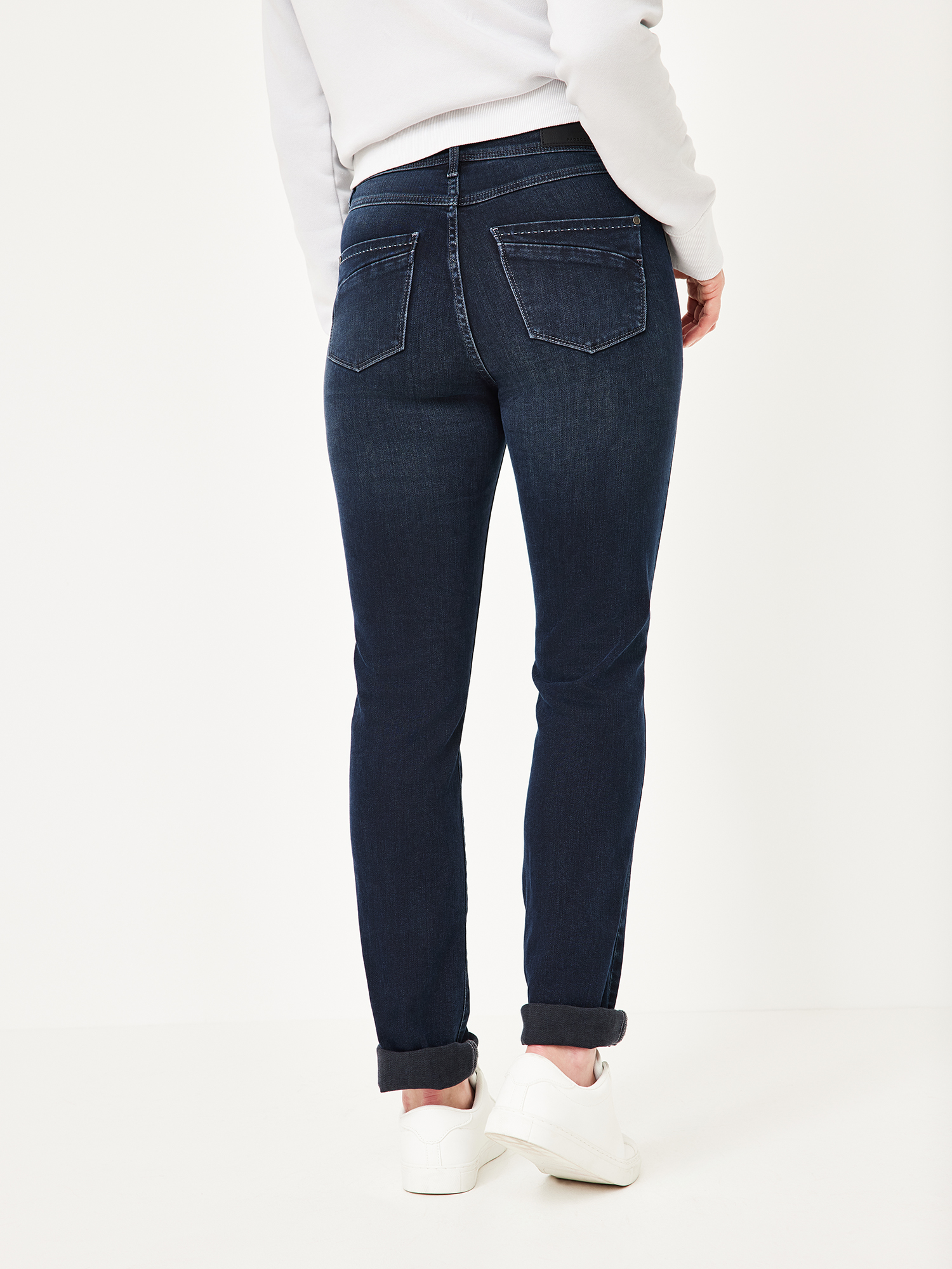 604787275000-5744_02_damen-jeans-slim-paddocks-pat_ay.jpg