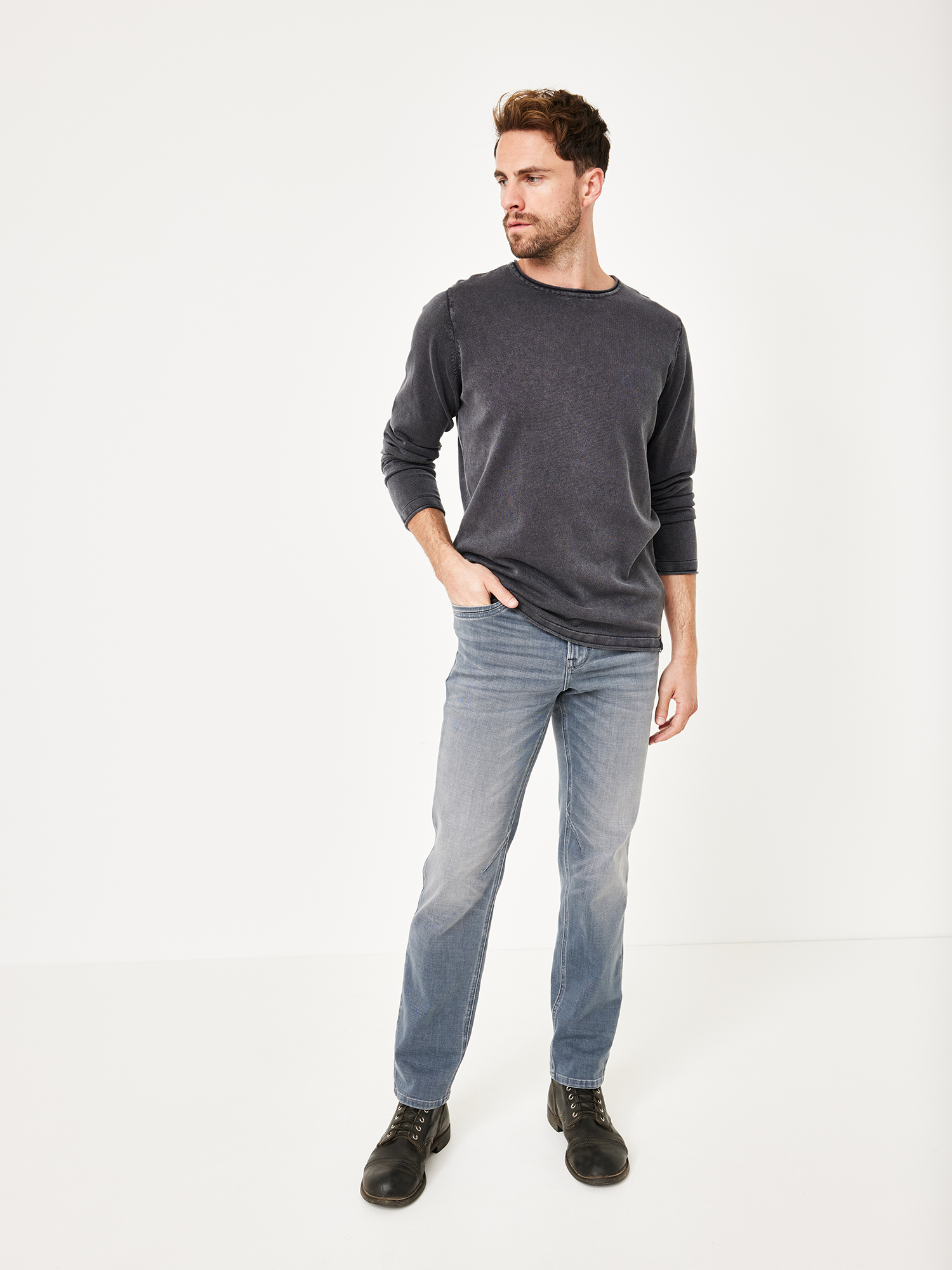 802637566000-4276_03_graue-herren-jeans-slim-paddocks-pipe_ay.jpg