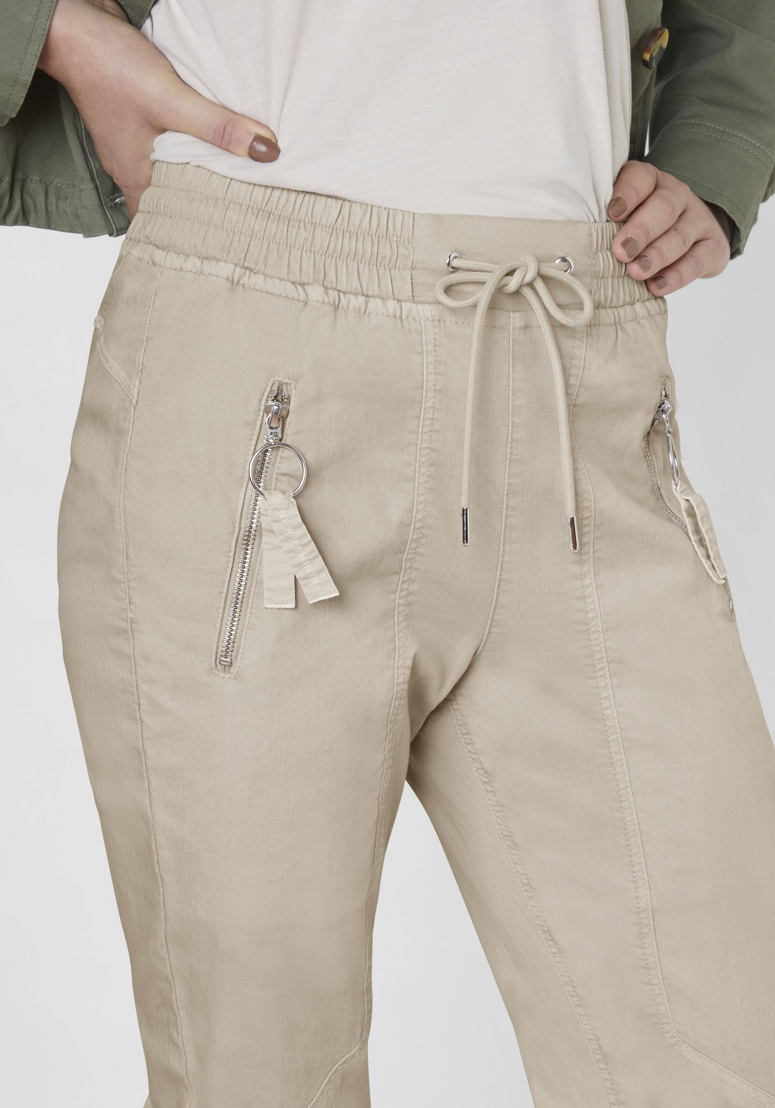605437139000-1105_drawstring-hose-tapered-fit-stoffhose-paddocks_3.jpg 605437139000-1105_drawstring-hose-tapered-fit-stoffhose-paddocks_3.jpg