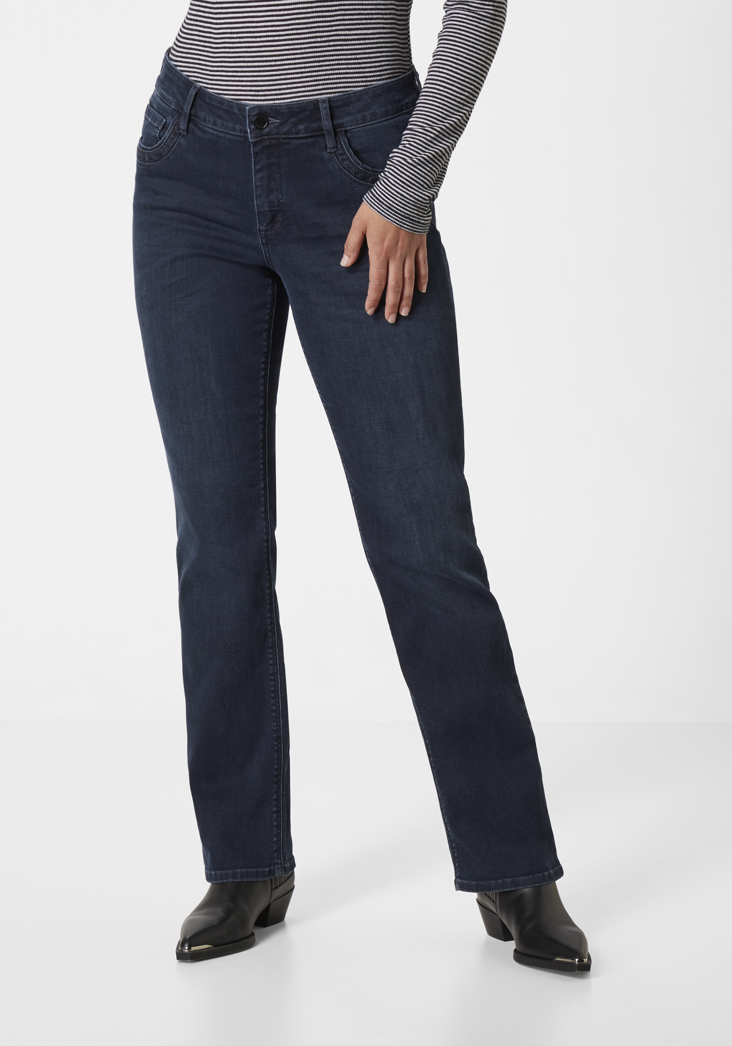 605527199000-5744_9_damen-straight-jeans-stretch-lara-paddocks.jpg 605527199000-5744_9_damen-straight-jeans-stretch-lara-paddocks.jpg