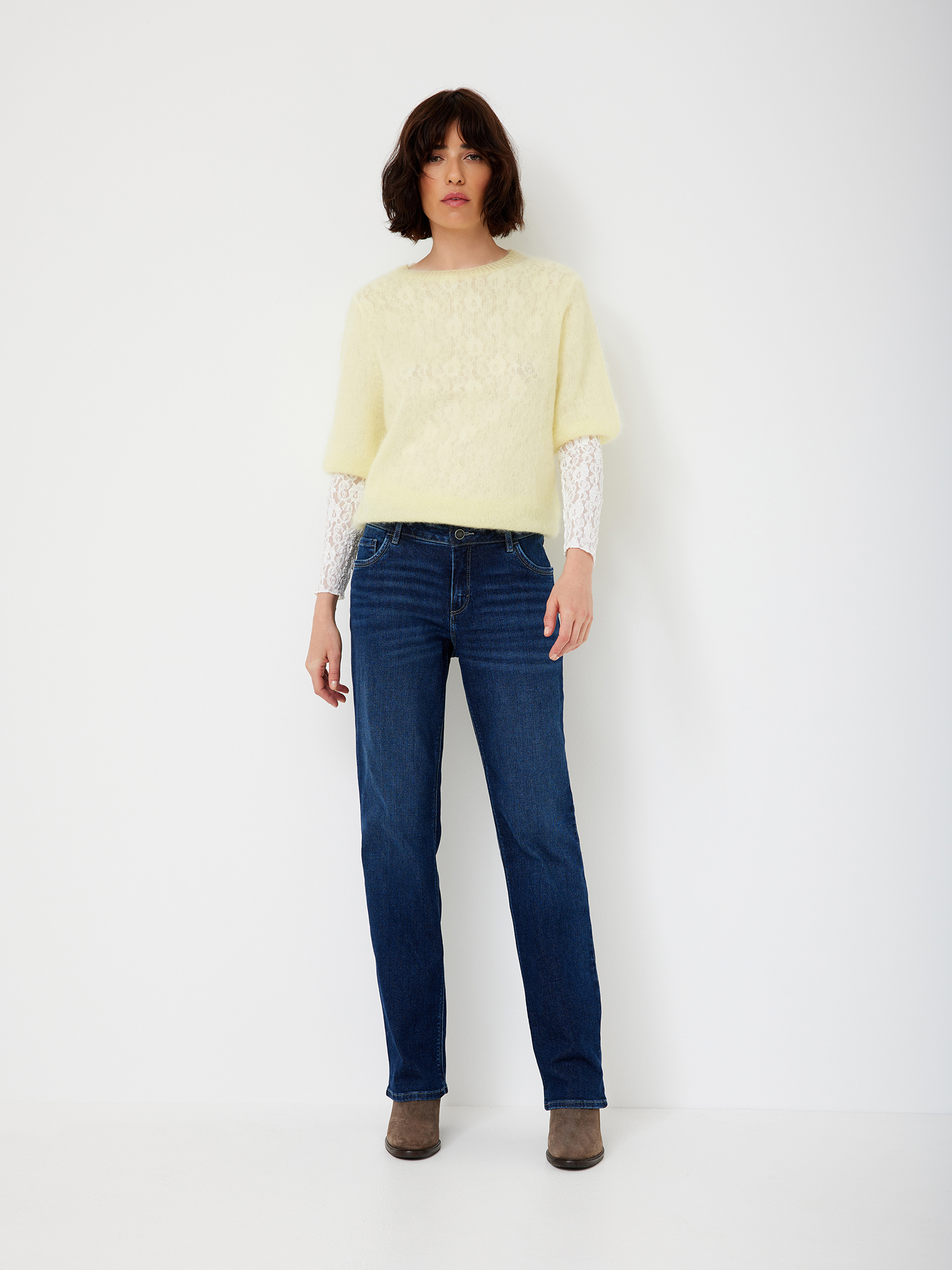 605667993000-4481_02_regular-stretch-denim-jeans-paddocks-lara_ay.jpg