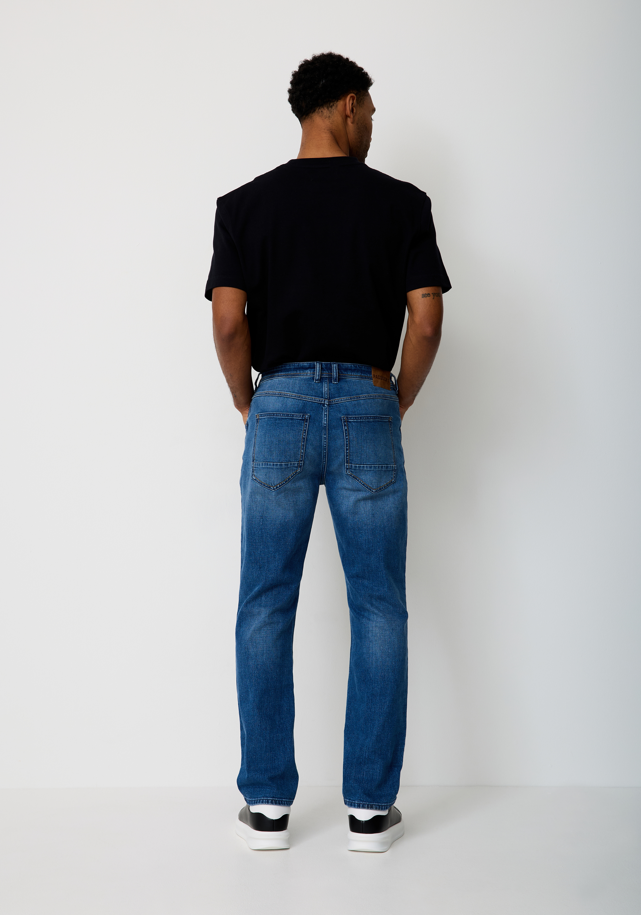 803037625000-4564_05_regular-straight-jeans-paddocks.jpg