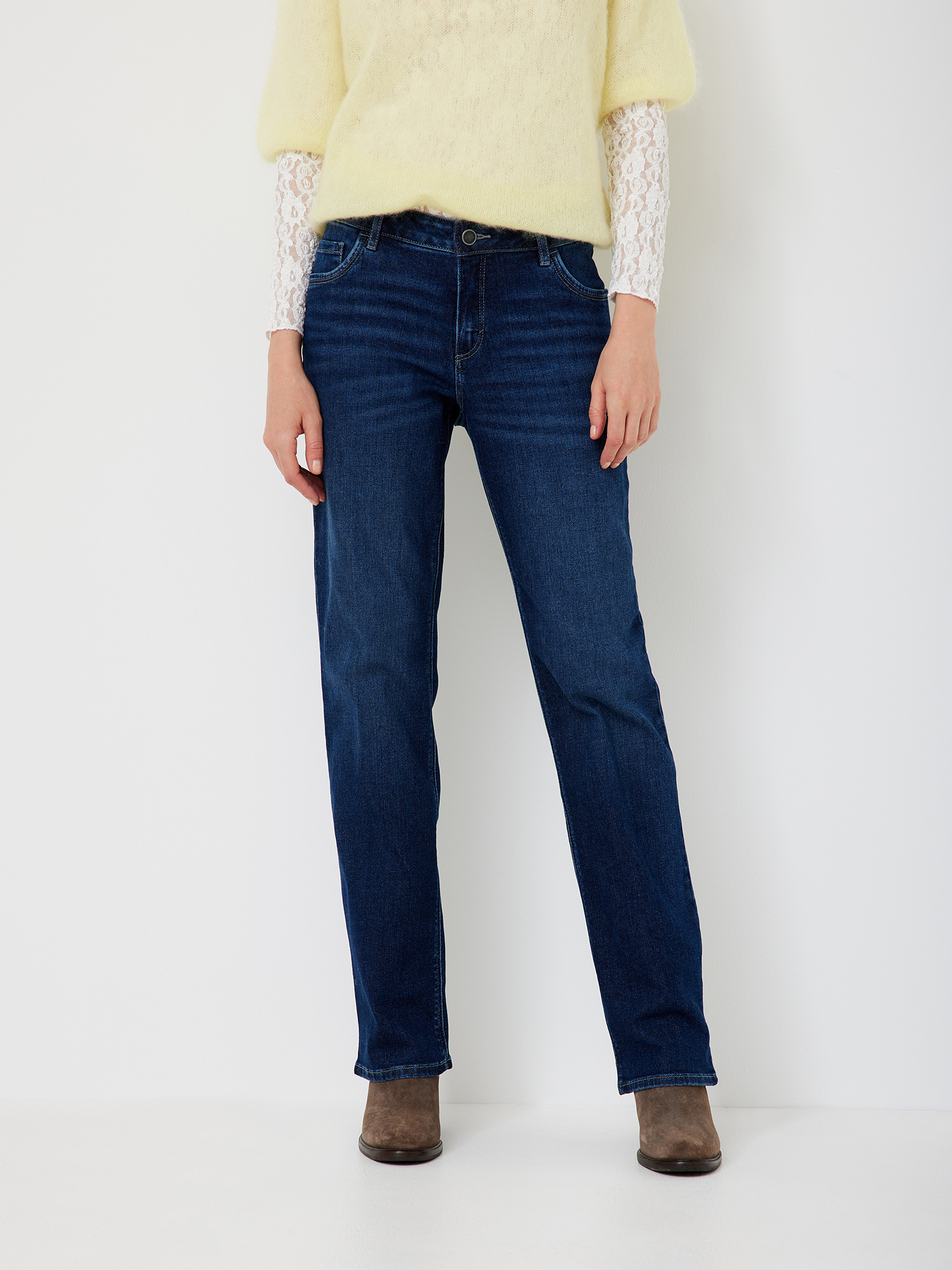 605667993000-4481_01_regular-stretch-denim-jeans-paddocks-lara_ay.jpg