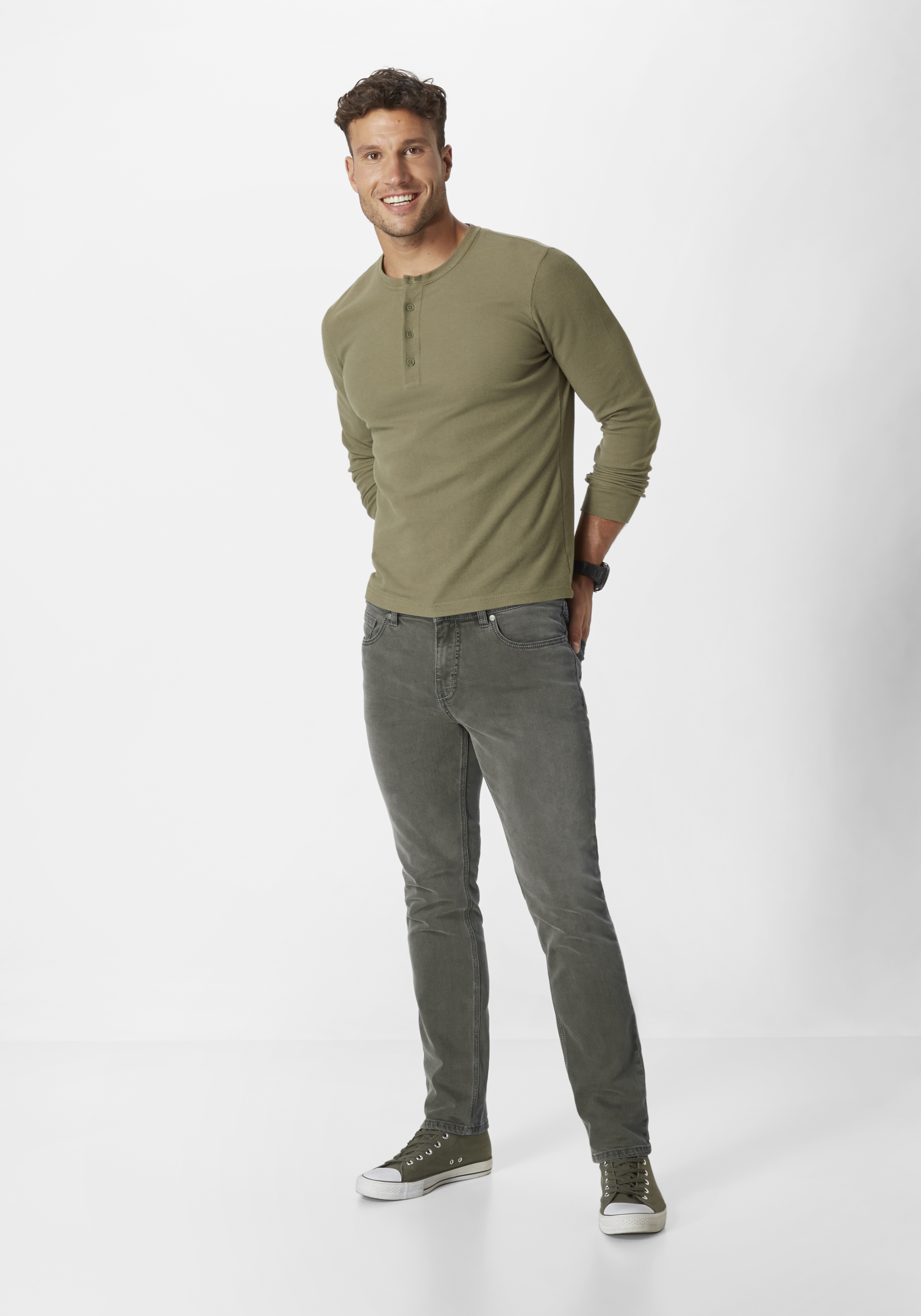801516913000-4272_8_herren-overdyed-denim-jeans-slim-fit-pipe-paddocks.jpg