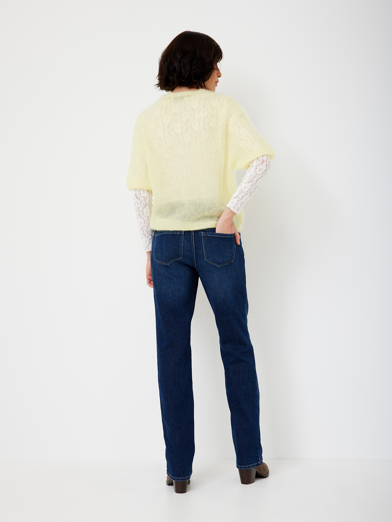 605667993000-4481_04_regular-stretch-denim-jeans-paddocks-lara_ay.jpg