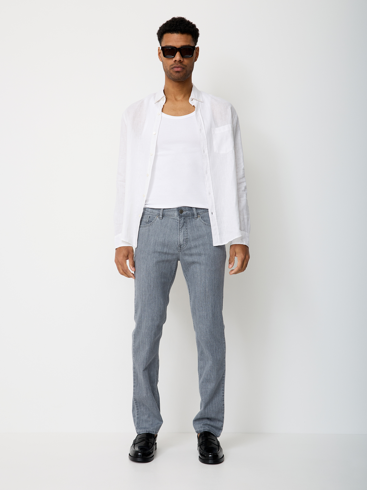 803007853000-1016_03_slim-fit-jeans-paddocks-pipe_ay.jpg