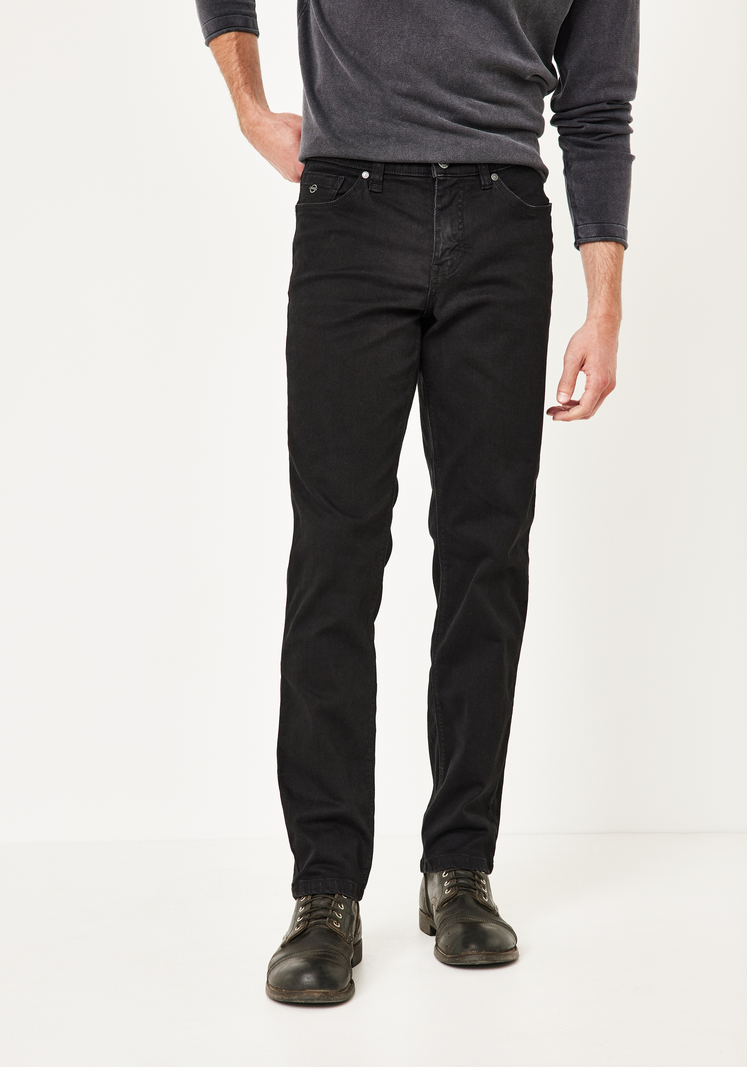 801516516000-6001_01_herren-jeans-paddocks-pipe.jpg