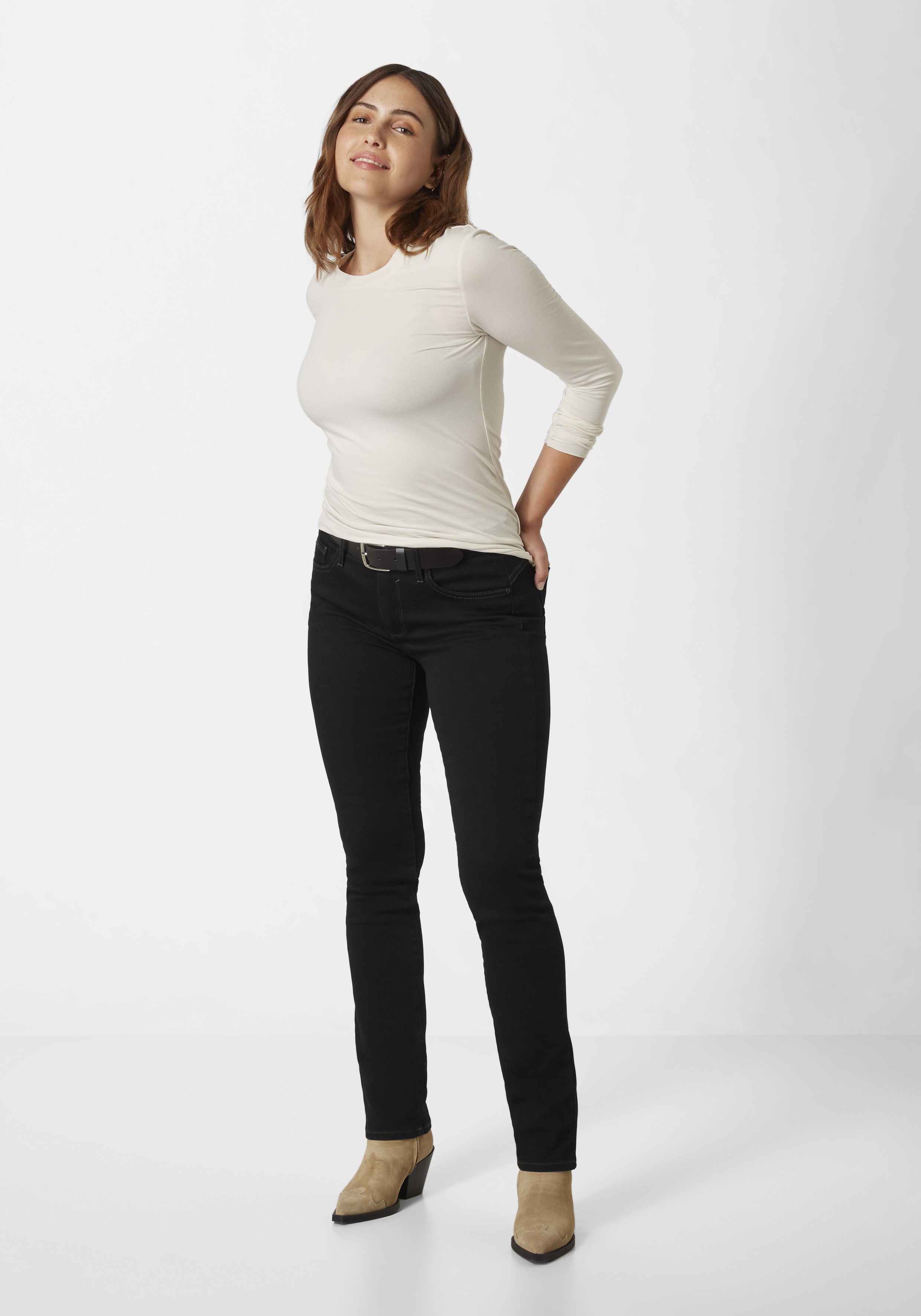 605393503000-6001_8_damen-slim-fit-jeans-lia-paddocks.jpg
