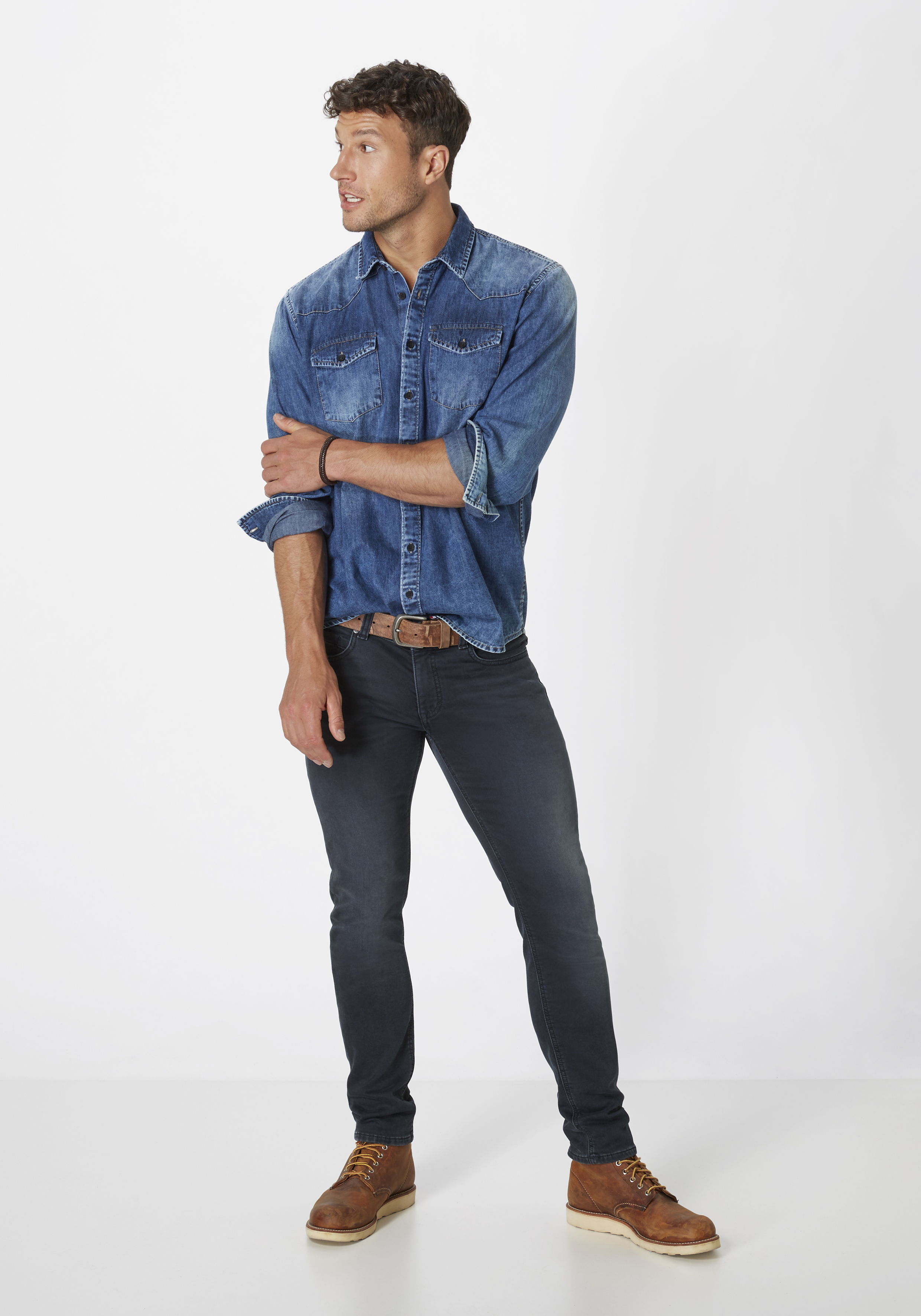 802016542000-5744_8_herren-slim-fit-jogg-denim-dean-paddocks.jpg 802016542000-5744_8_herren-slim-fit-jogg-denim-dean-paddocks.jpg