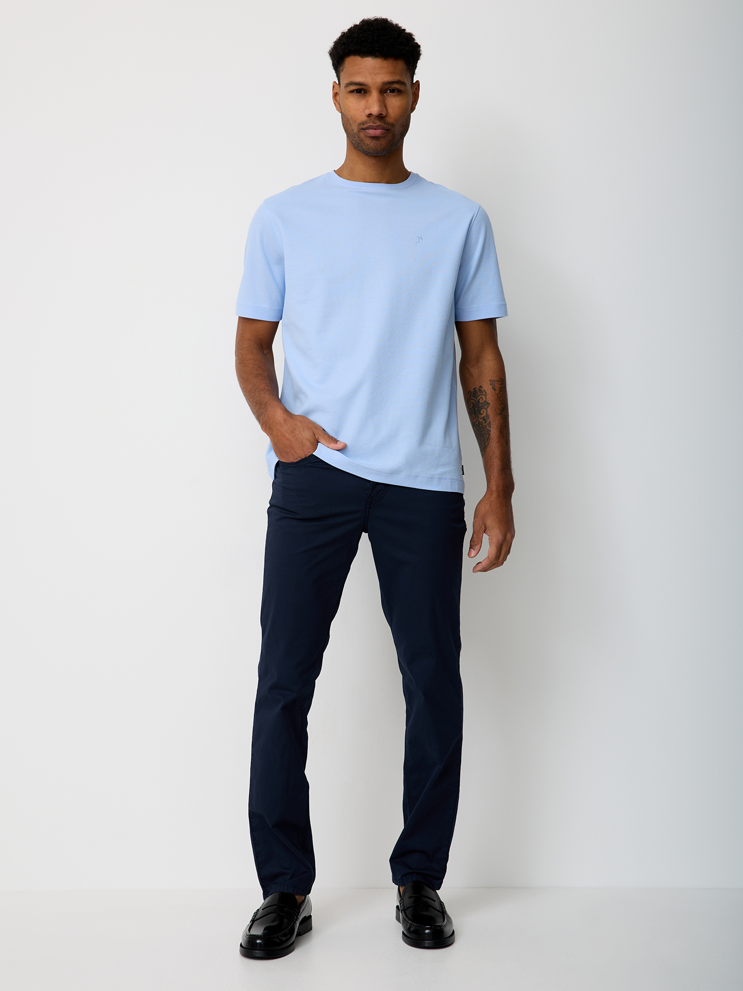 380317889000-0625_03_herren-kurzarm-rundhals-shirt-paddocks_ay.jpg