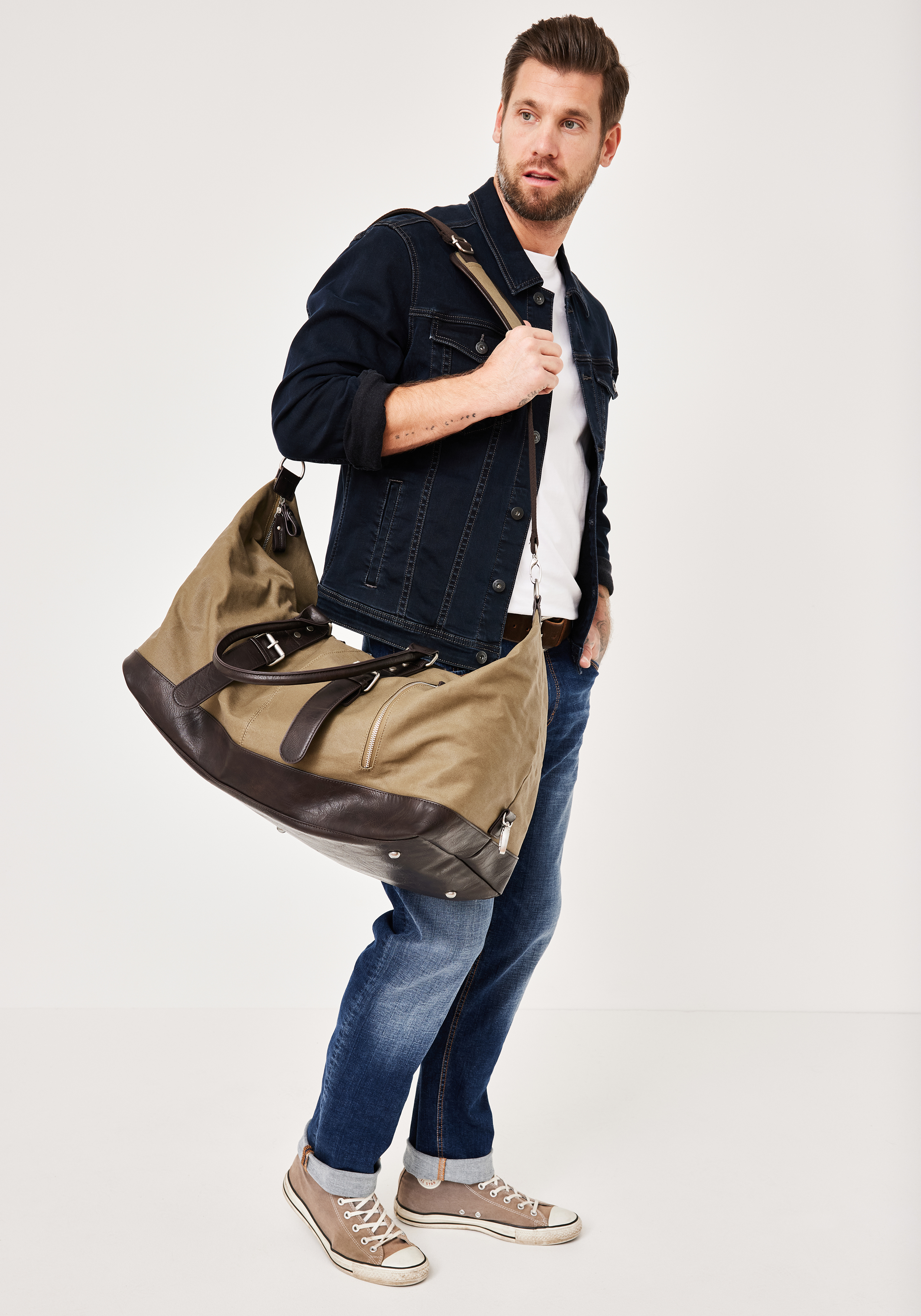 980317693000-1900_1_paddocks-travel-bag.jpg