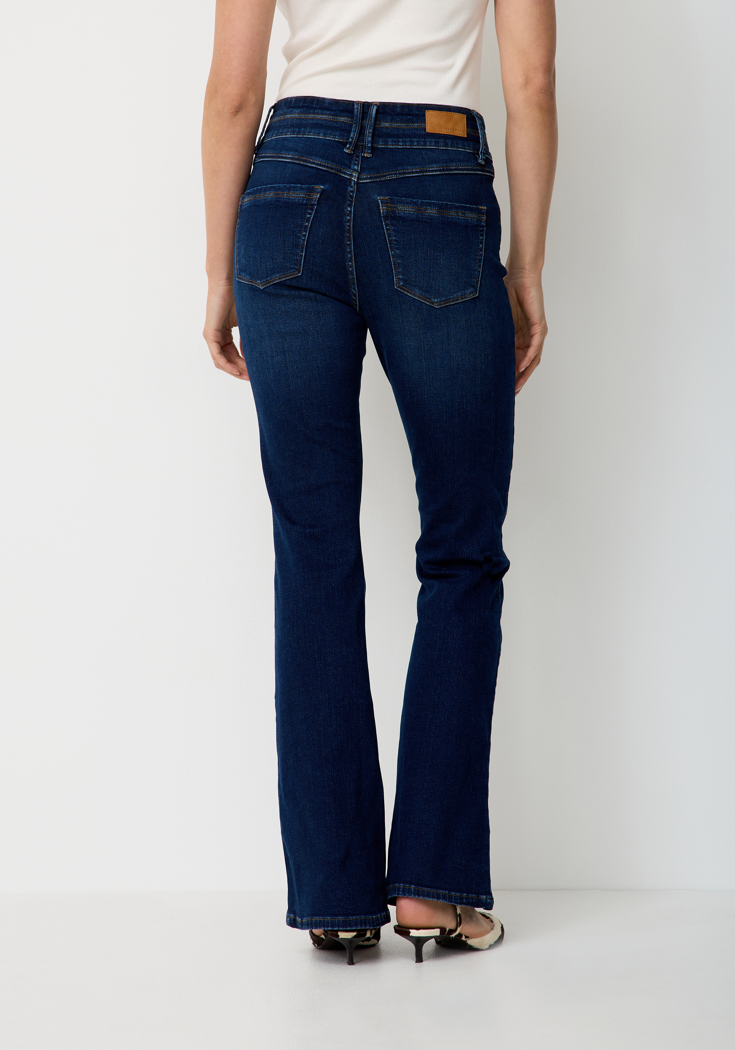 605767849000-4380_02_high-waist-bootcut-jeans-damen-paddocks.jpg