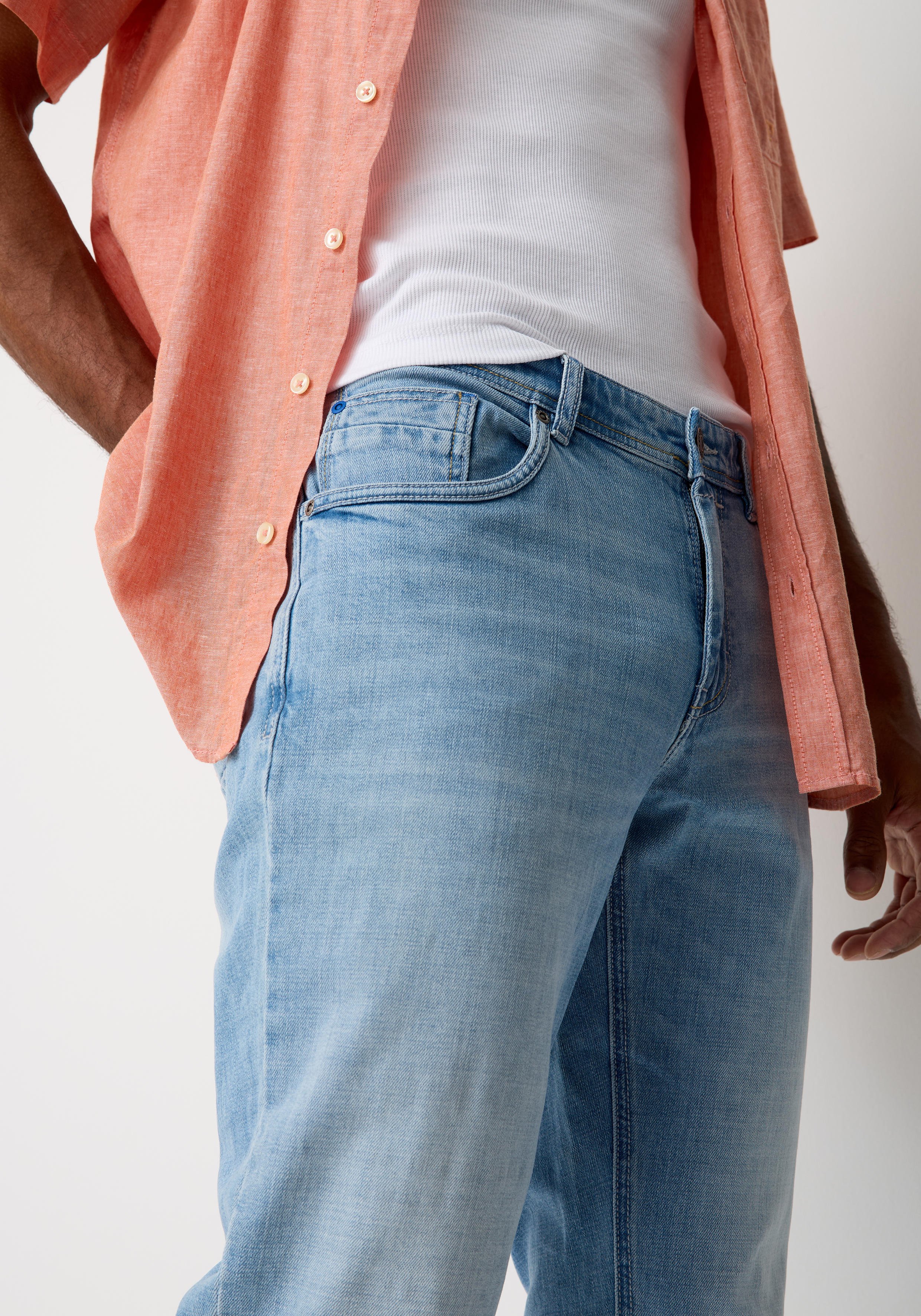803037625000-5824_04_regular-straight-jeans-paddocks.jpg