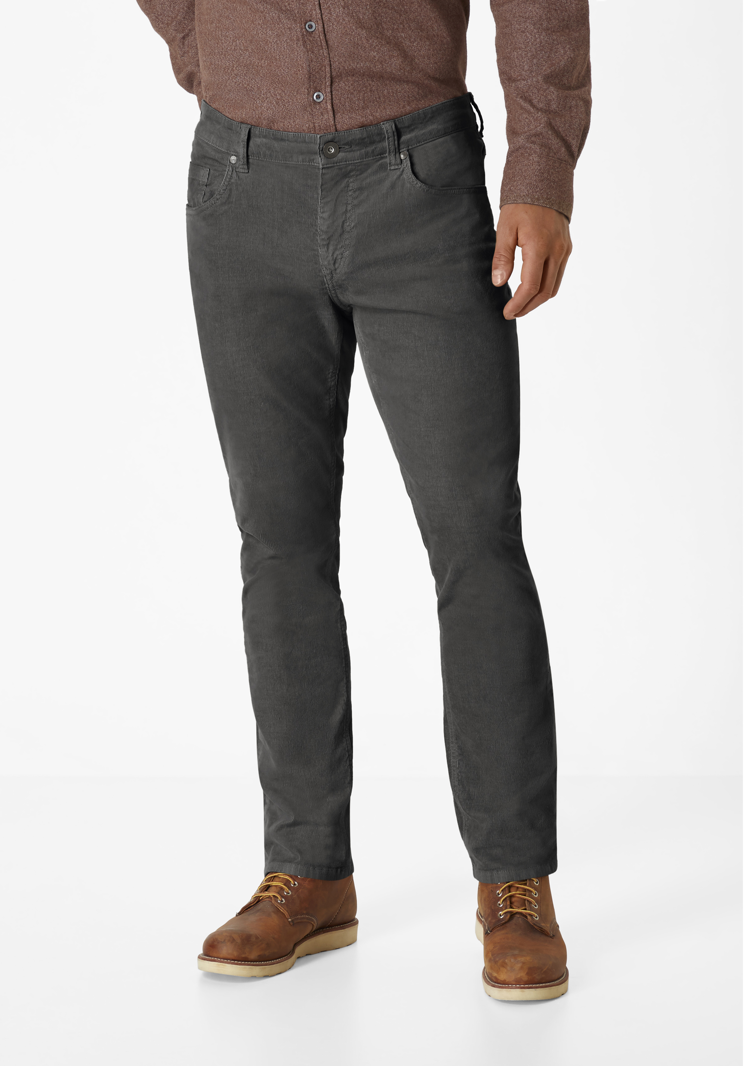 802106947000-1009_9_herren-cordhose-regular-straight-ben-paddocks.jpg