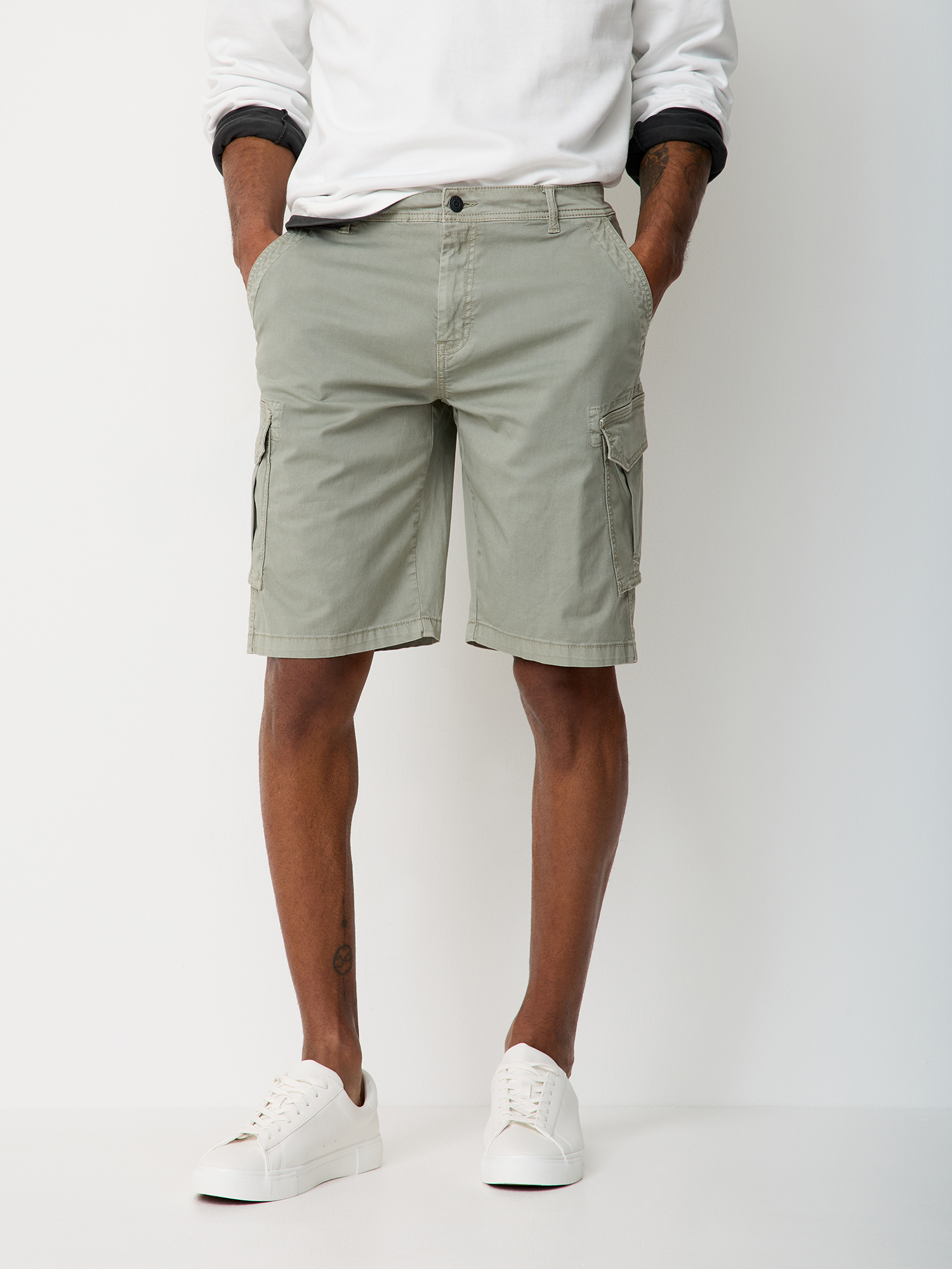 802877917000-1905_01_cargo-bermudas-shorts-ben-paddocks_ay.jpg