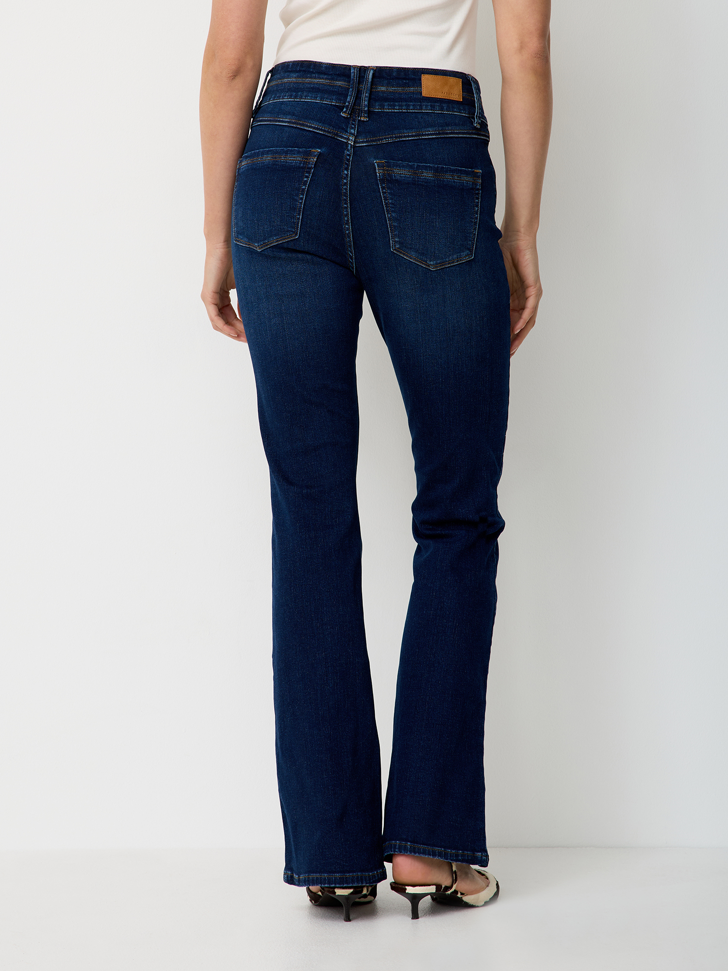 605767849000-4380_02_high-waist-bootcut-jeans-damen-paddocks_ay.jpg