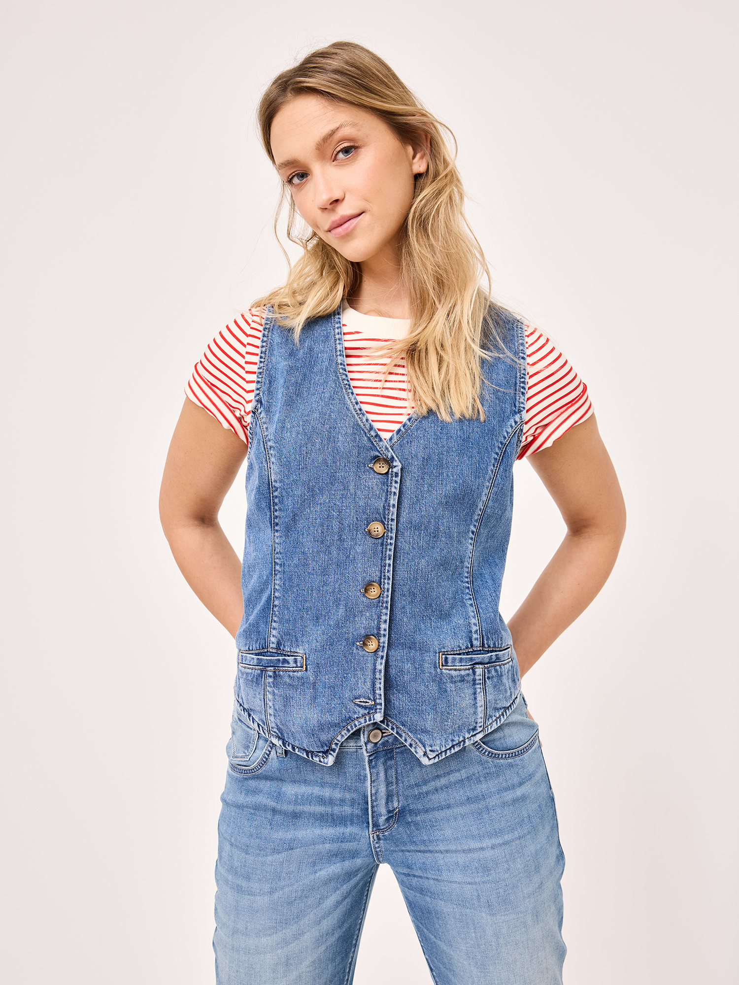500747520000-4501_1_damen-jeans-weste-waistcoat-paddocks.jpg