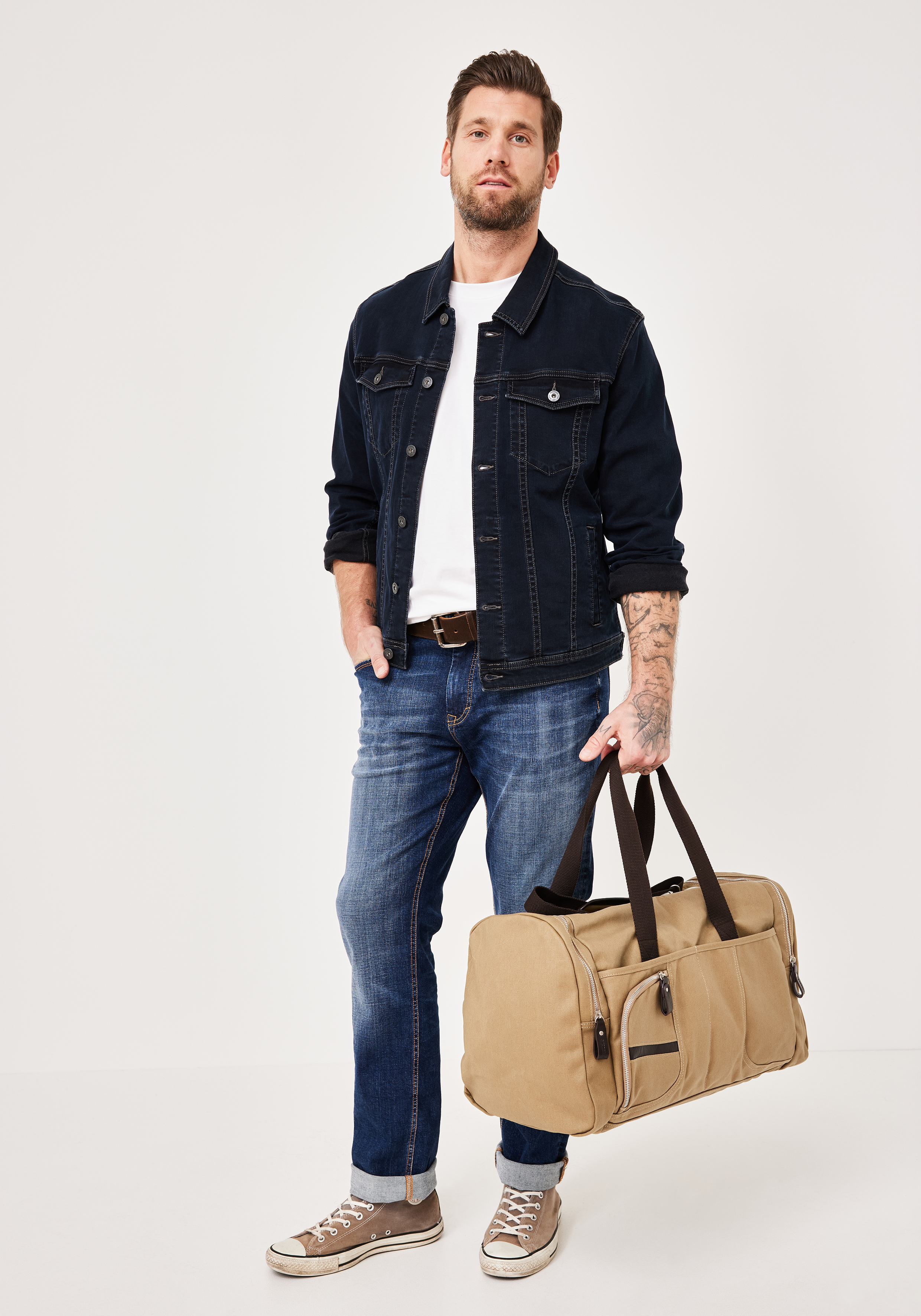 980327691000-0236_1_paddocks-travel-bag.jpg