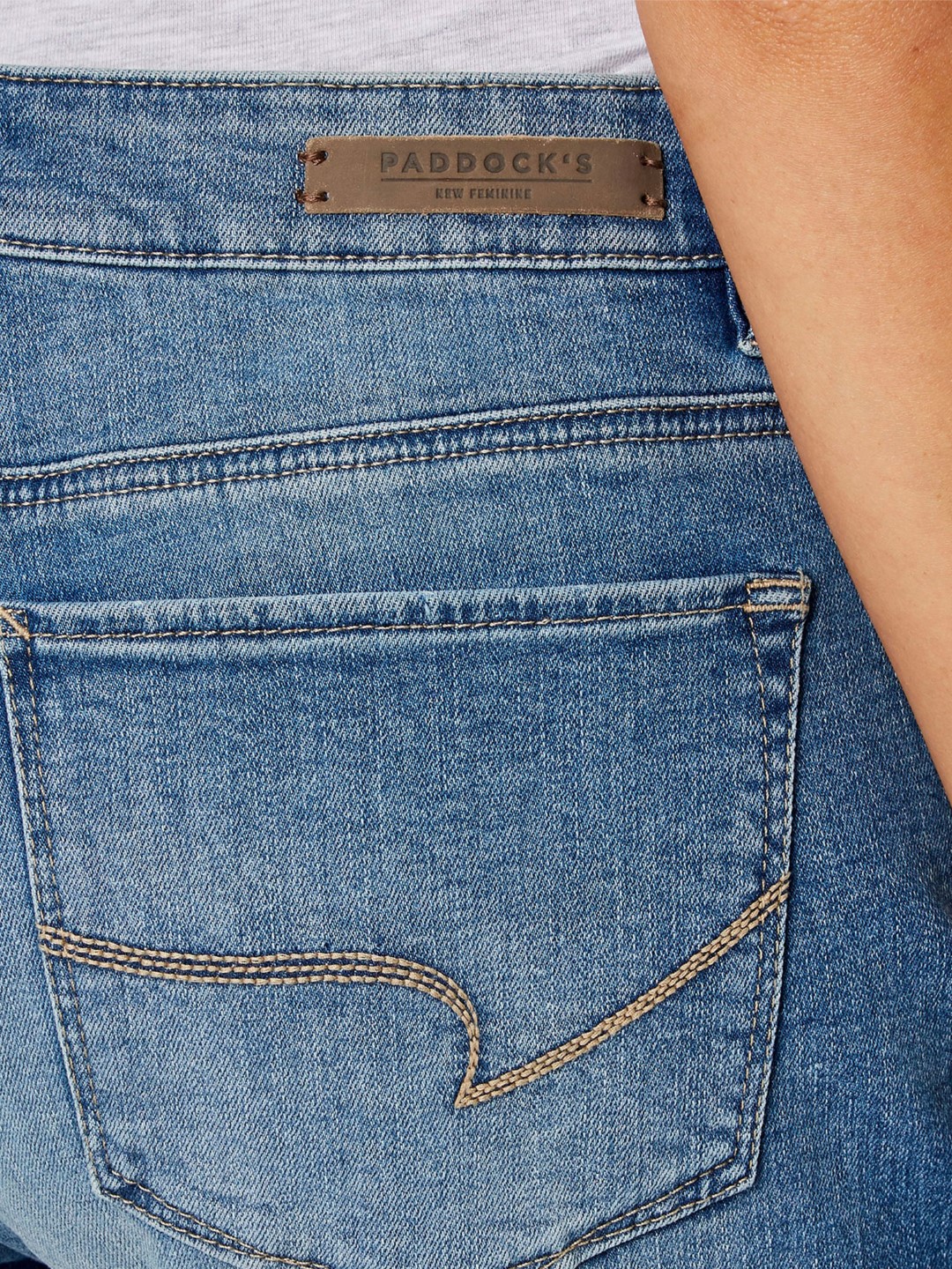 604114918000-5609_4_paddocks-jeans-sascha-bermuda-low-rise-tapered-leg.jpg 604114918000-5609_4_paddocks-jeans-sascha-bermuda-low-rise-tapered-leg.jpg