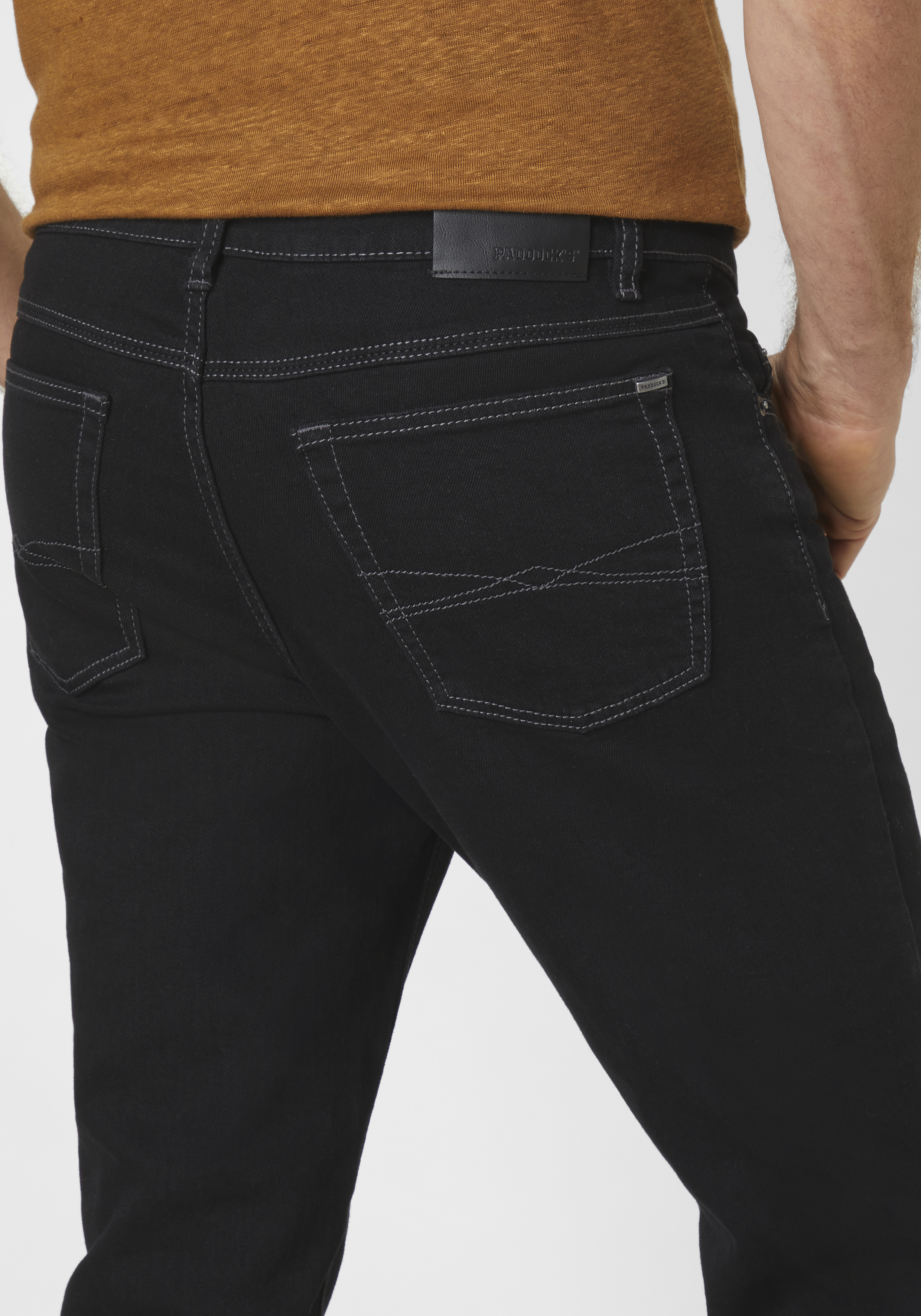 802044960000-6001_4_herren-slim-fit-jeans-pipe-paddocks.jpg 802044960000-6001_4_herren-slim-fit-jeans-pipe-paddocks.jpg