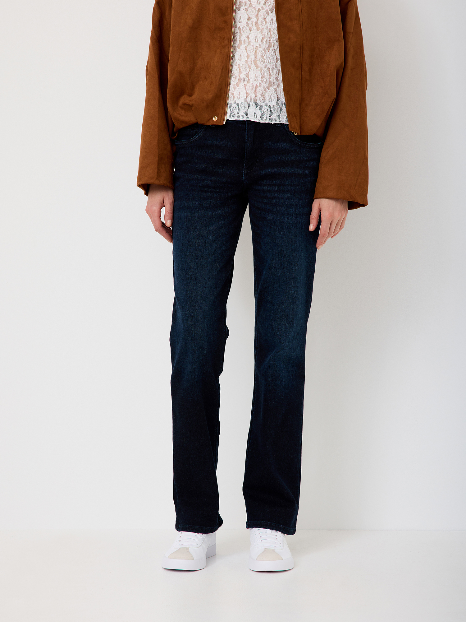 606027990000-5744_01_paddocks-traveller-pant-jeans-lara_ay.jpg