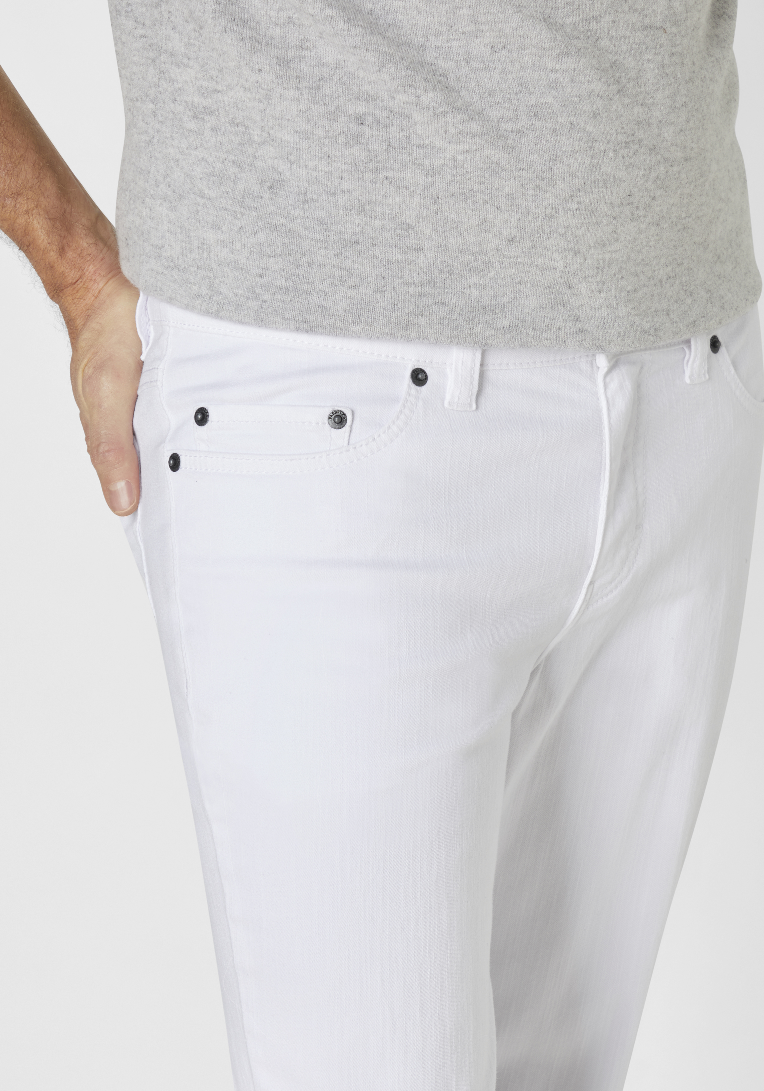 802046393000-0117_3_herren-jeans-weiss-slim-fit-pipe-paddocks.jpg 802046393000-0117_3_herren-jeans-weiss-slim-fit-pipe-paddocks.jpg