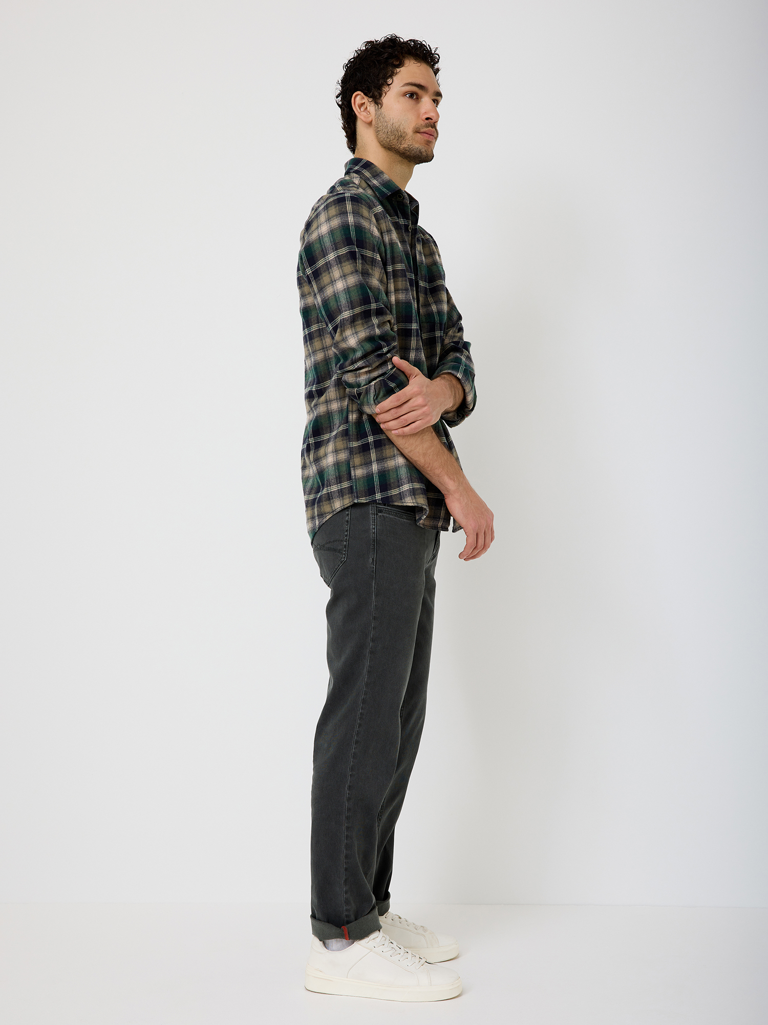 803237996000-1905_03_paddocks-pipe-stretch-jeans_ay.jpg
