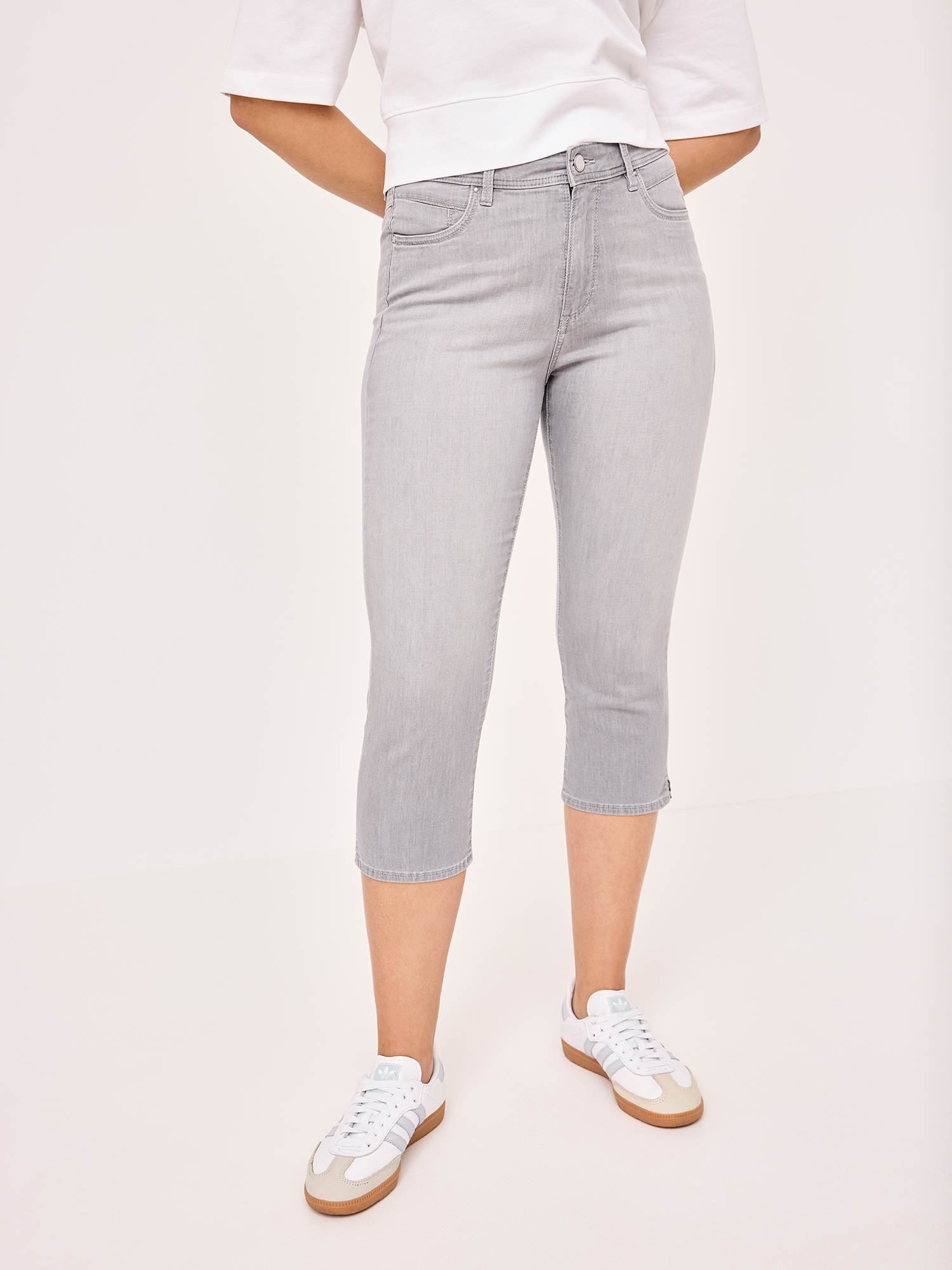 605646746000-4228_1_damen-slim-fit-jeans-grau-pia-paddocks.jpg