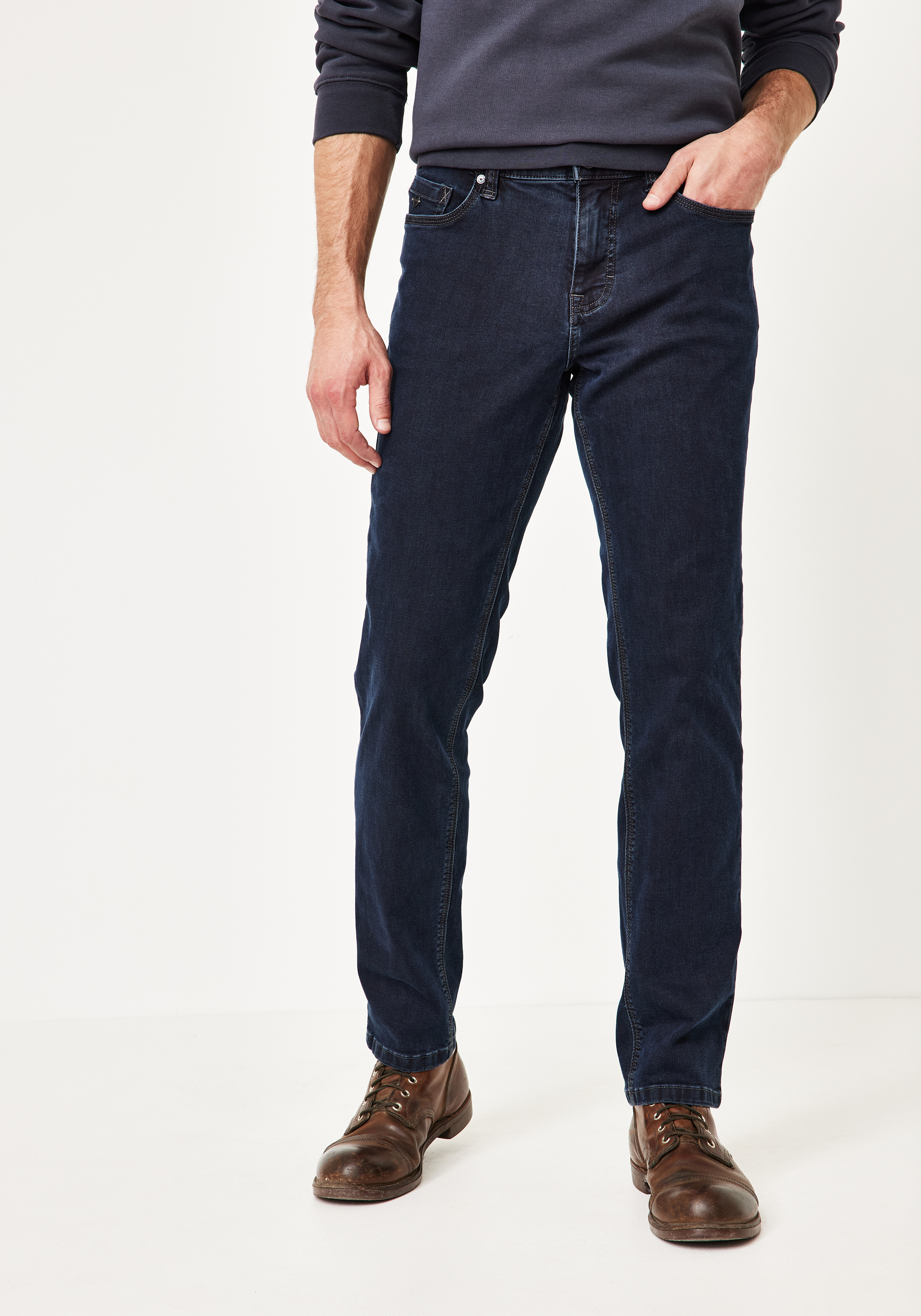 801516517000-4701_01_herren-slim-fit-jeans-pipe-paddocks.jpg