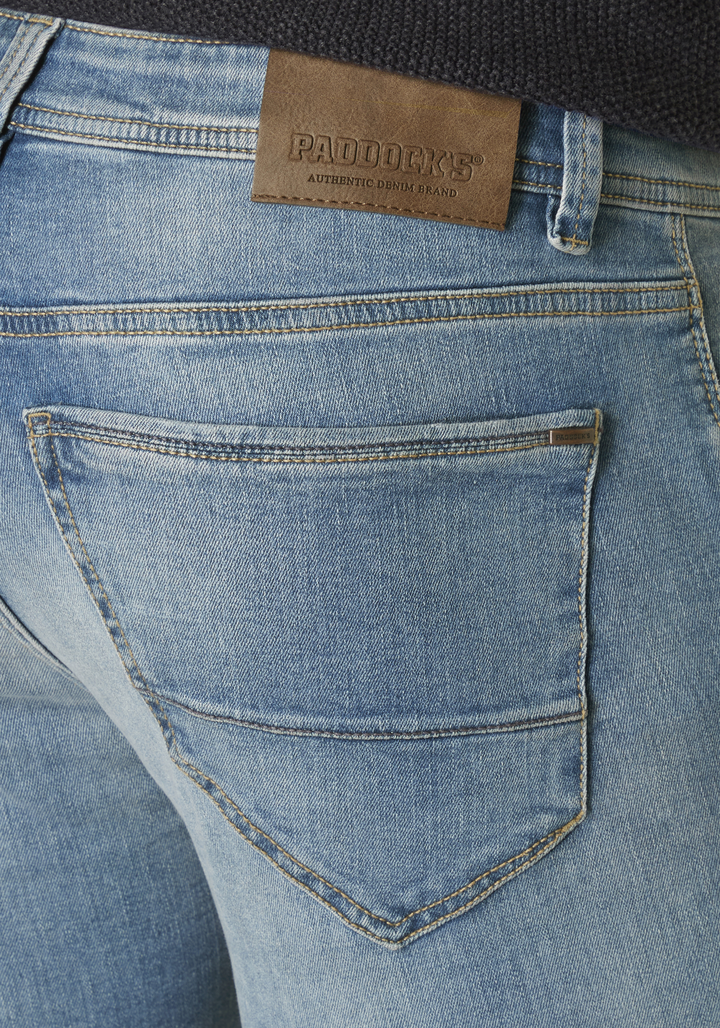 802437026021-0834_4_herren-slim-fit-jeans-motion-comfort-dean-paddocks.jpg 802437026021-0834_4_herren-slim-fit-jeans-motion-comfort-dean-paddocks.jpg
