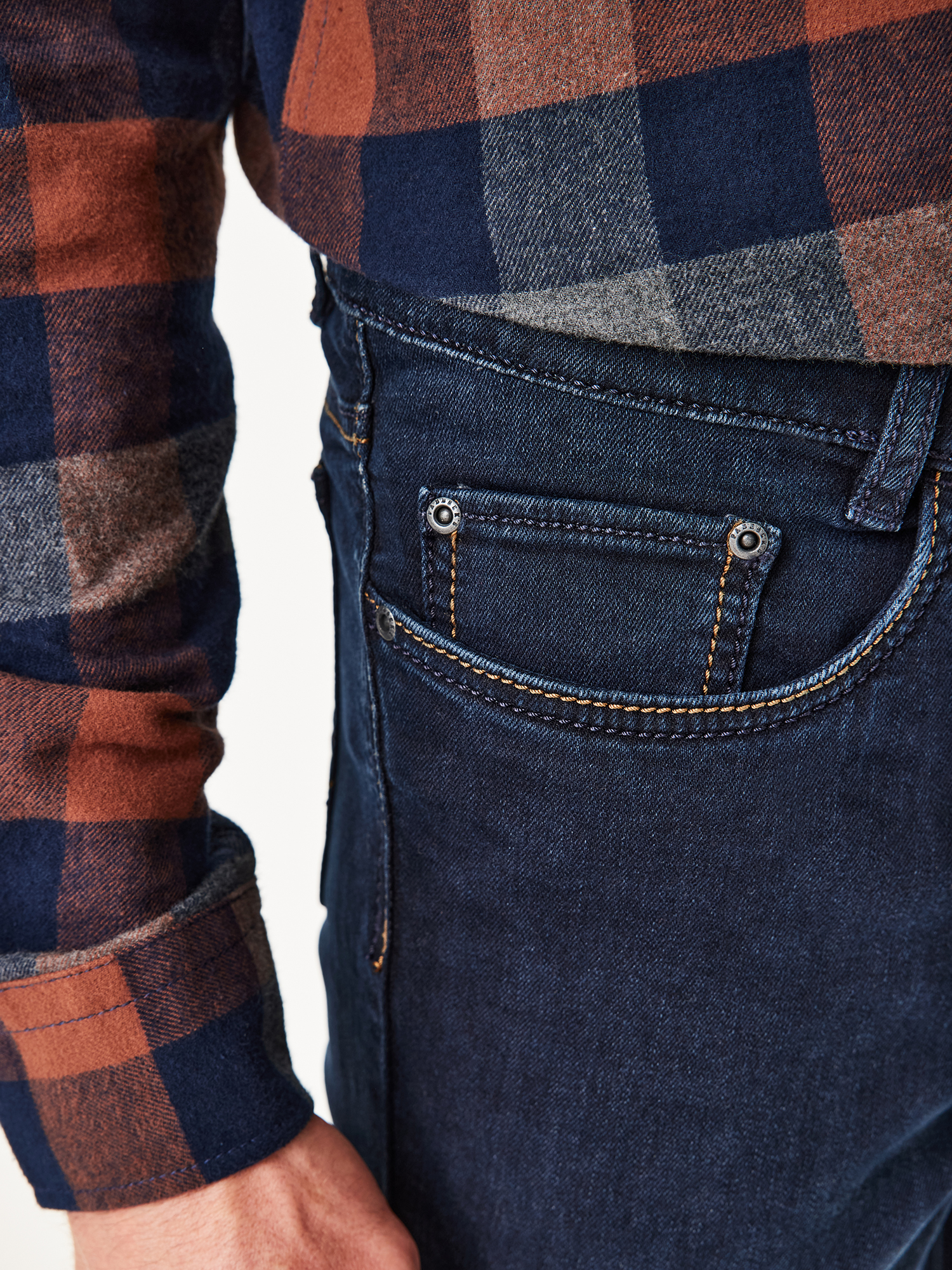 802277275000-0879_04_paddocks-pipe-stretch-saddlestitch_ay.jpg